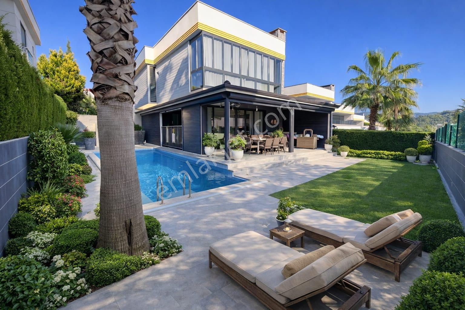 Kusadası'nda 500m2 Arsa İçinde Özel Havuzlu Doğalgalı 4 Oda 4 Banyolu Lux Villa - Görsel 2