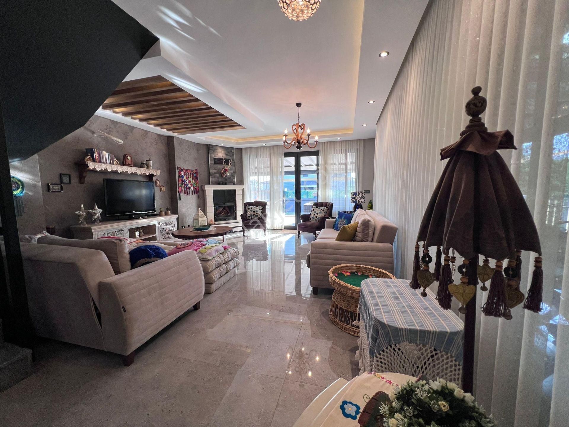 Kusadası'nda 500m2 Arsa İçinde Özel Havuzlu Doğalgalı 4 Oda 4 Banyolu Lux Villa - Görsel 10