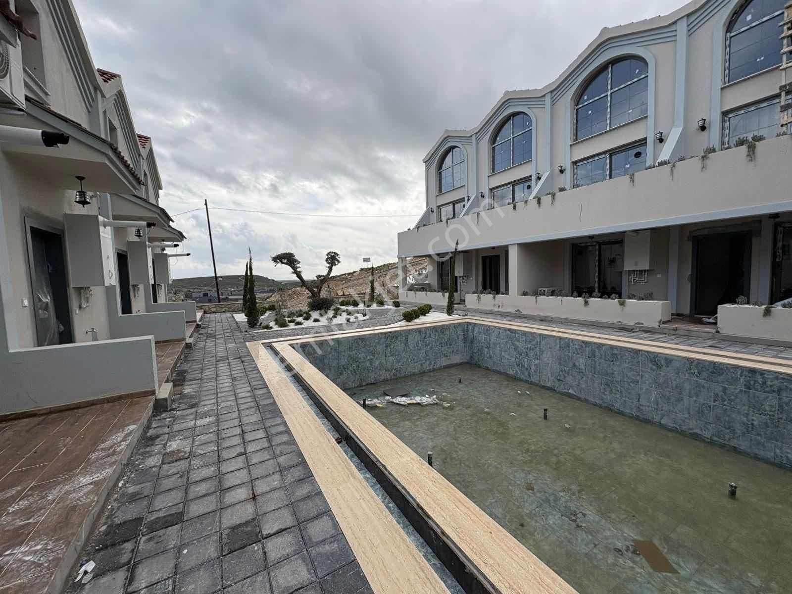 İzmir Menemen Villakent'te Havuzlu Site İçerisinde Satılık Villa - Görsel 6