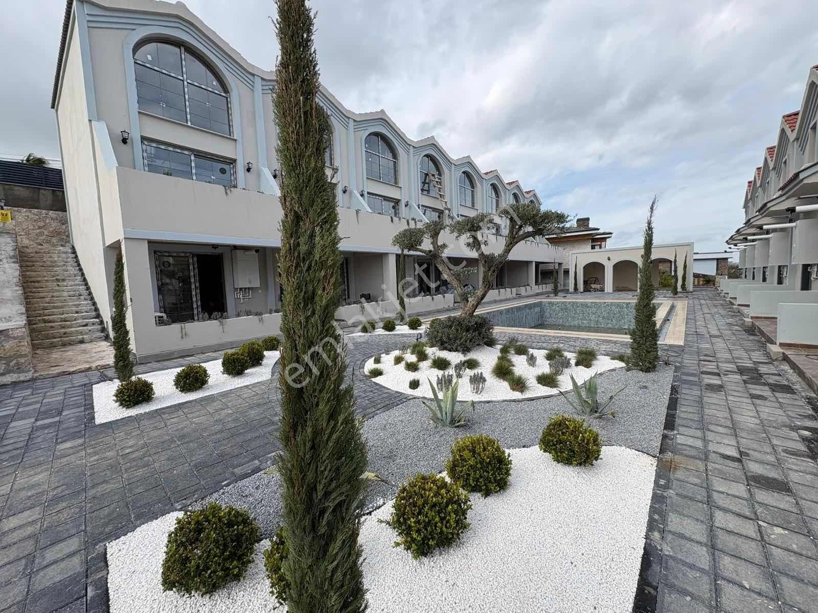 İzmir Menemen Villakent'te Havuzlu Site İçerisinde Satılık Villa - Görsel 3