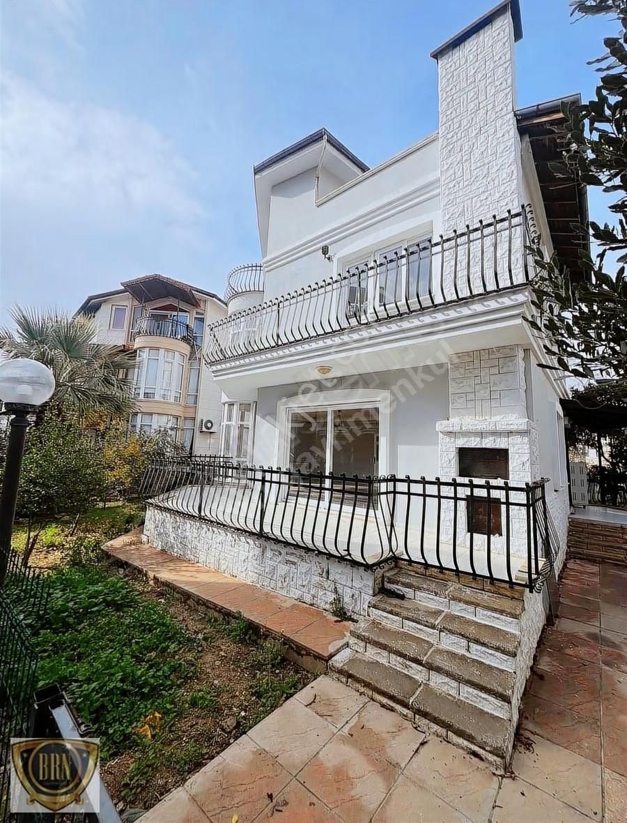 Brn Emlak'tan Kocavilayet'te 4+1 Lüks Kiralık Trıpleks
