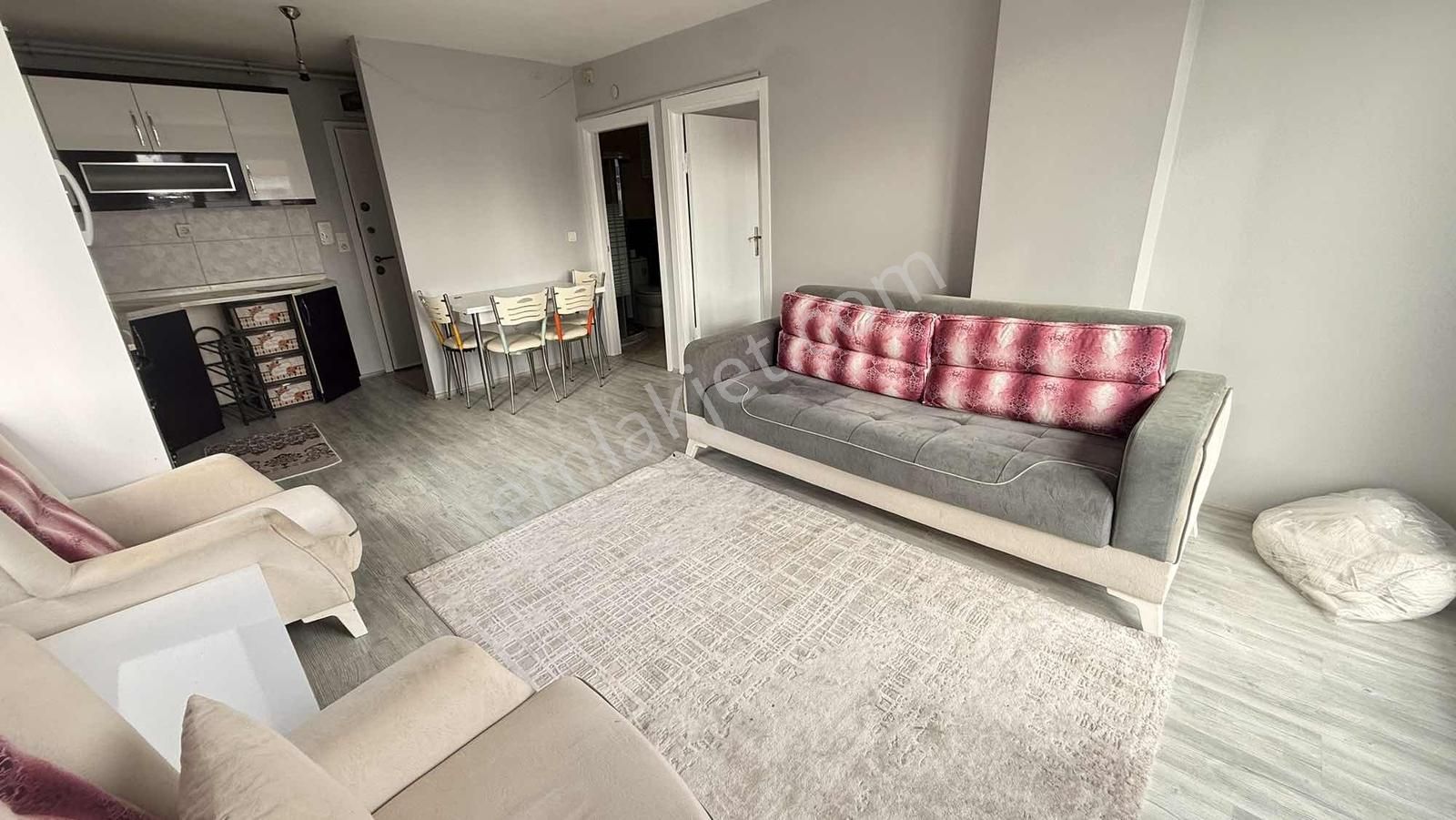 Özel Nev Hastanesi Arkası Satılık 1+1 Eşyalı Daire - Görsel 3