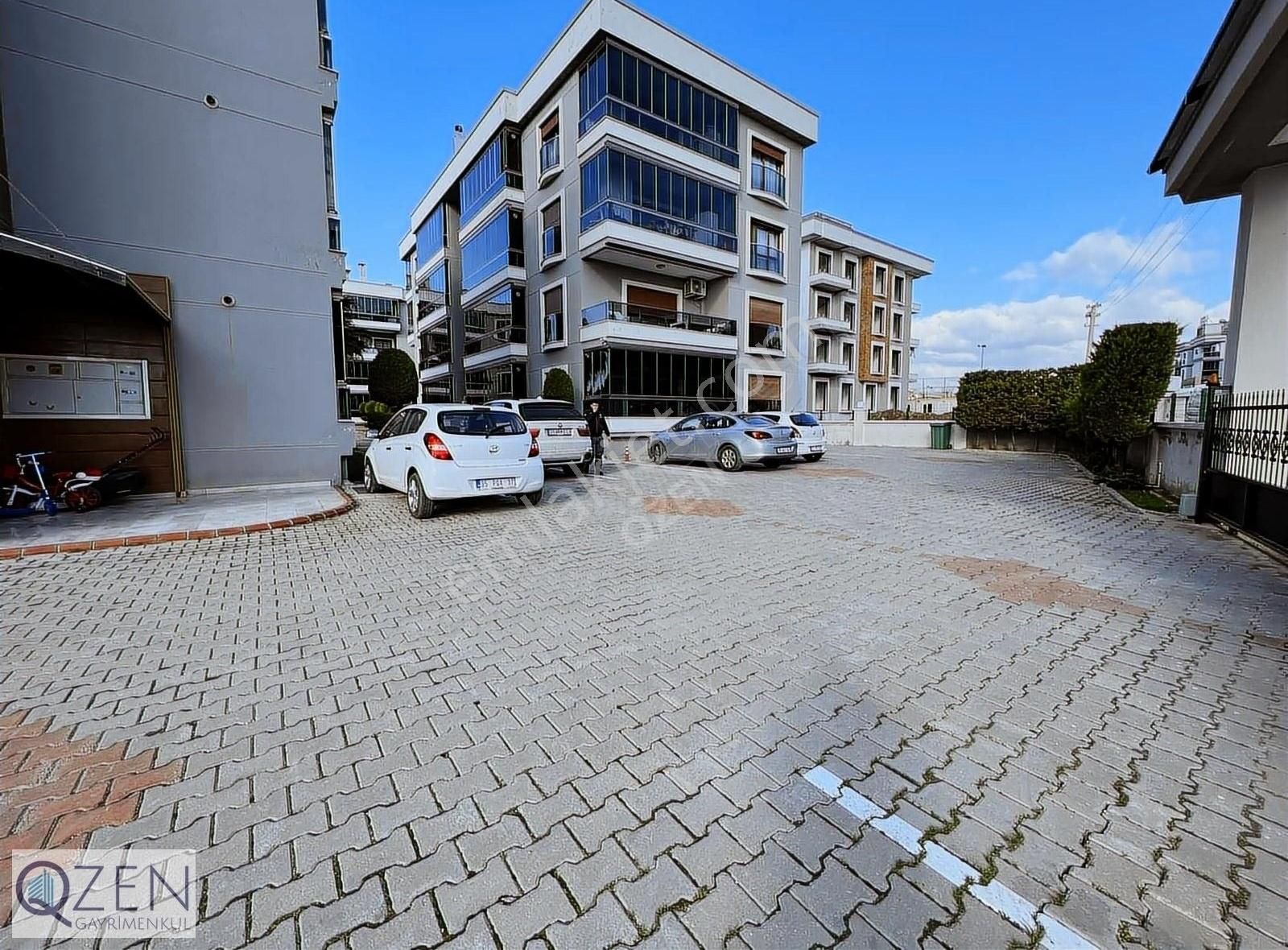 Qzen Gayrimenkulden Site İçi Havuz Cephe Lüks Daire - Görsel 2