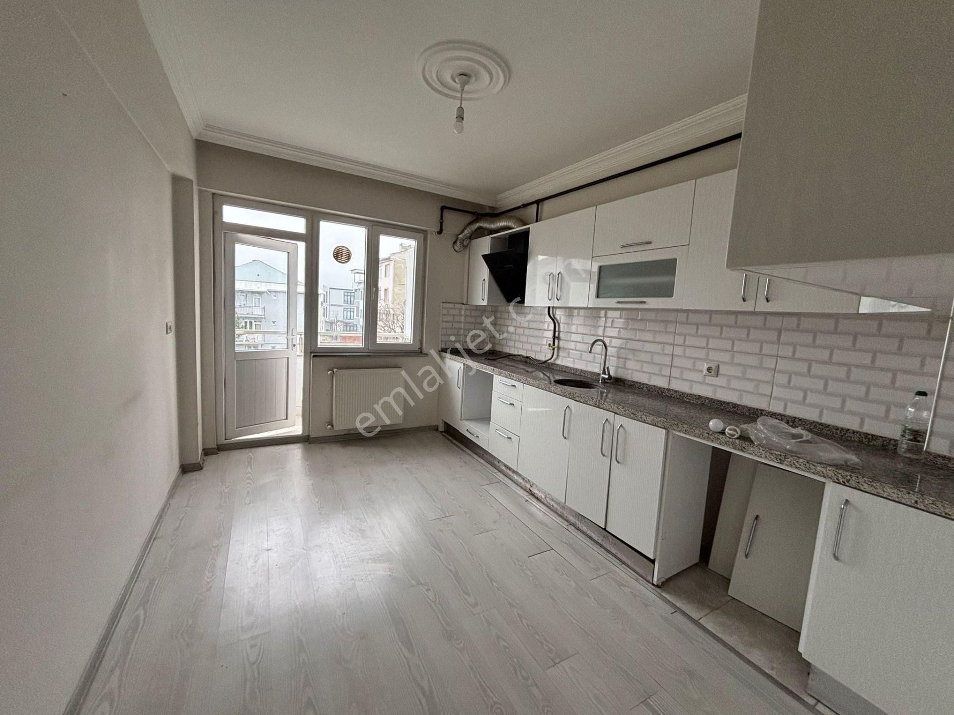 Roma' Dan Yeni Mahalle' De Kiralık Daire - Görsel 5