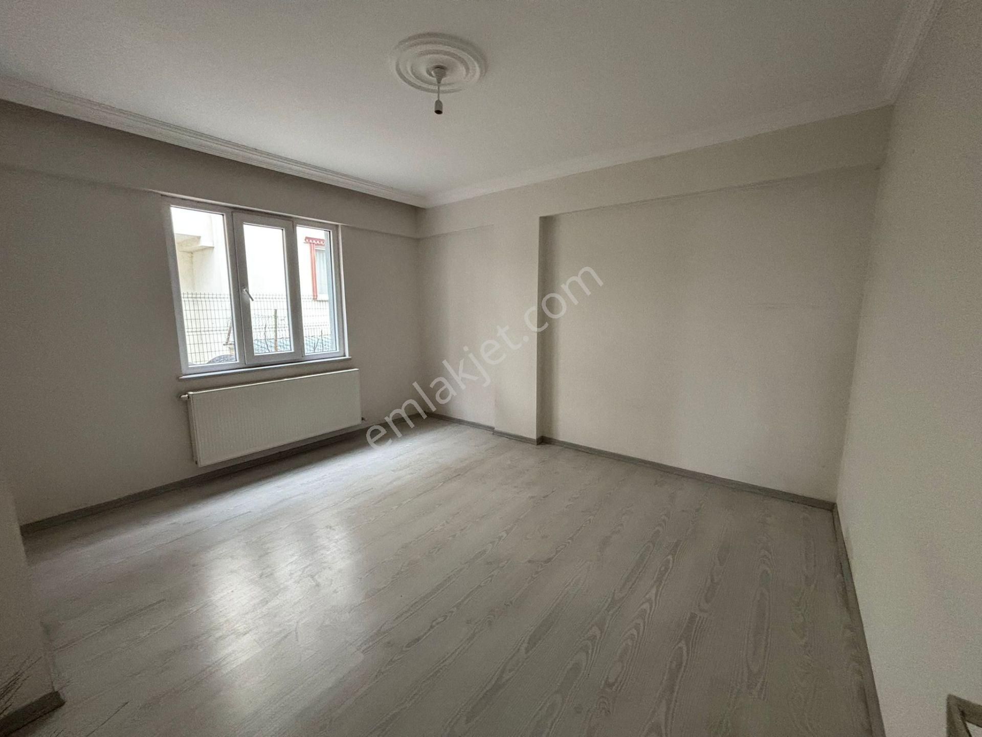Roma' Dan Yeni Mahalle' De Kiralık Daire - Görsel 8