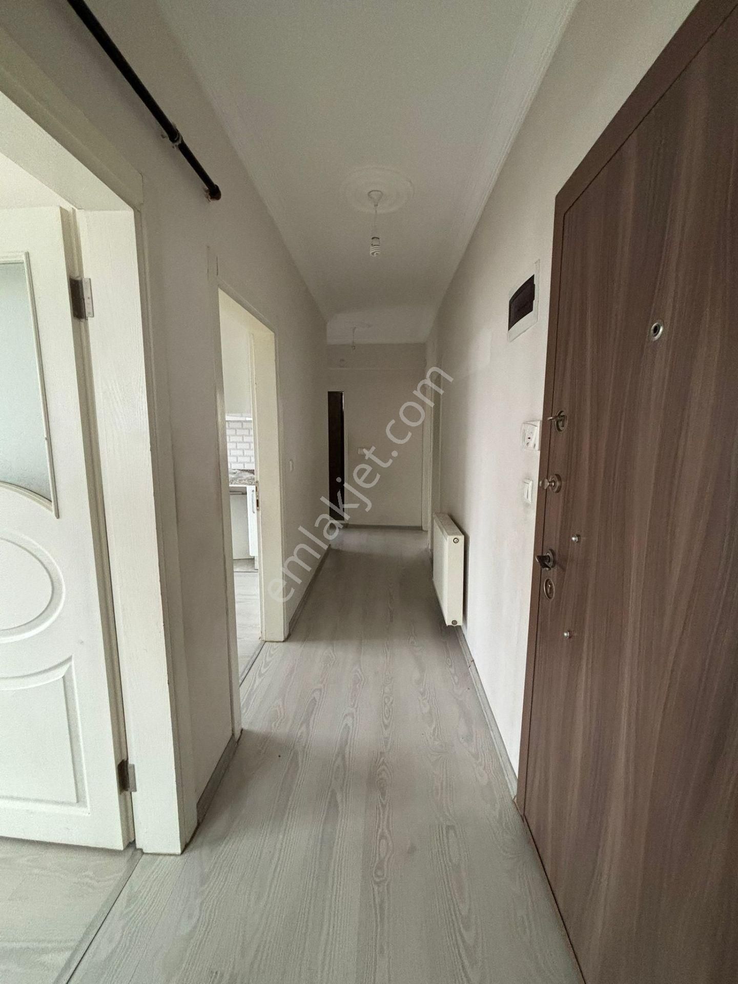 Roma' Dan Yeni Mahalle' De Kiralık Daire - Görsel 4