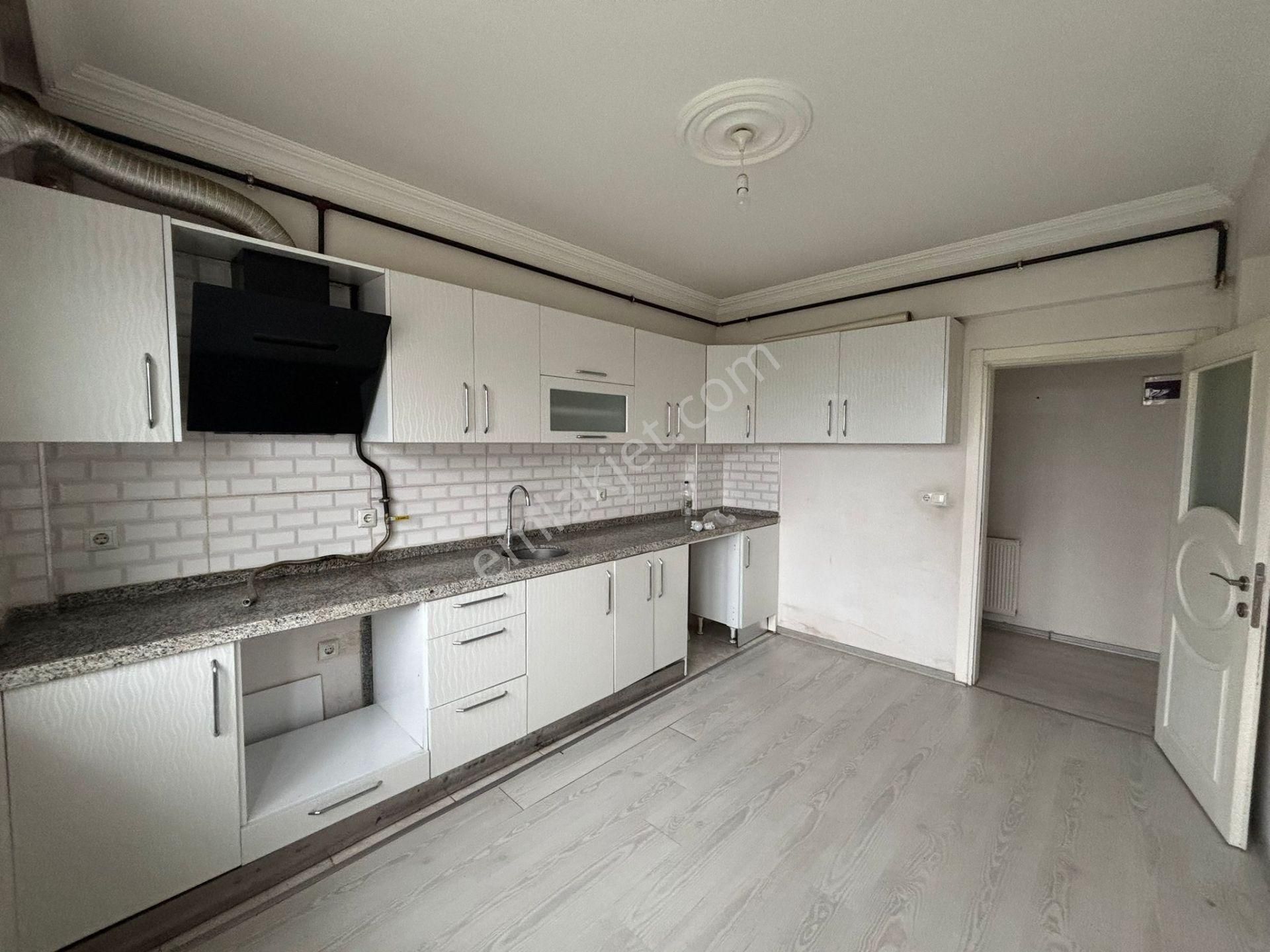 Roma' Dan Yeni Mahalle' De Kiralık Daire - Görsel 6