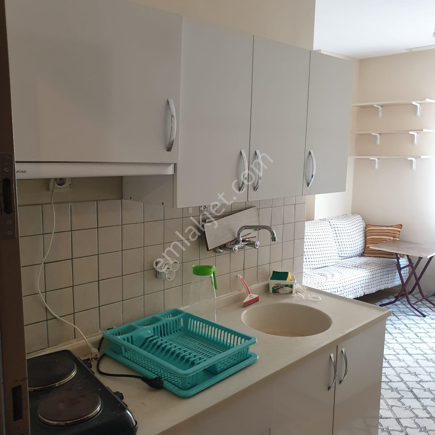 Çarşı Merkezinde Eşyalı Arakat Merkezi Isınma 1+1 Kiralık Daire - Görsel 5