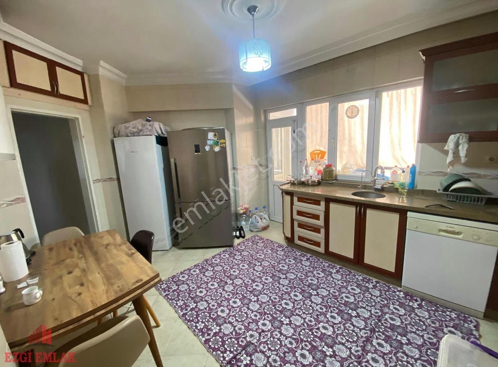 Karataş Merkezde Satılık 3+1 Geniş Daire - Görsel 8