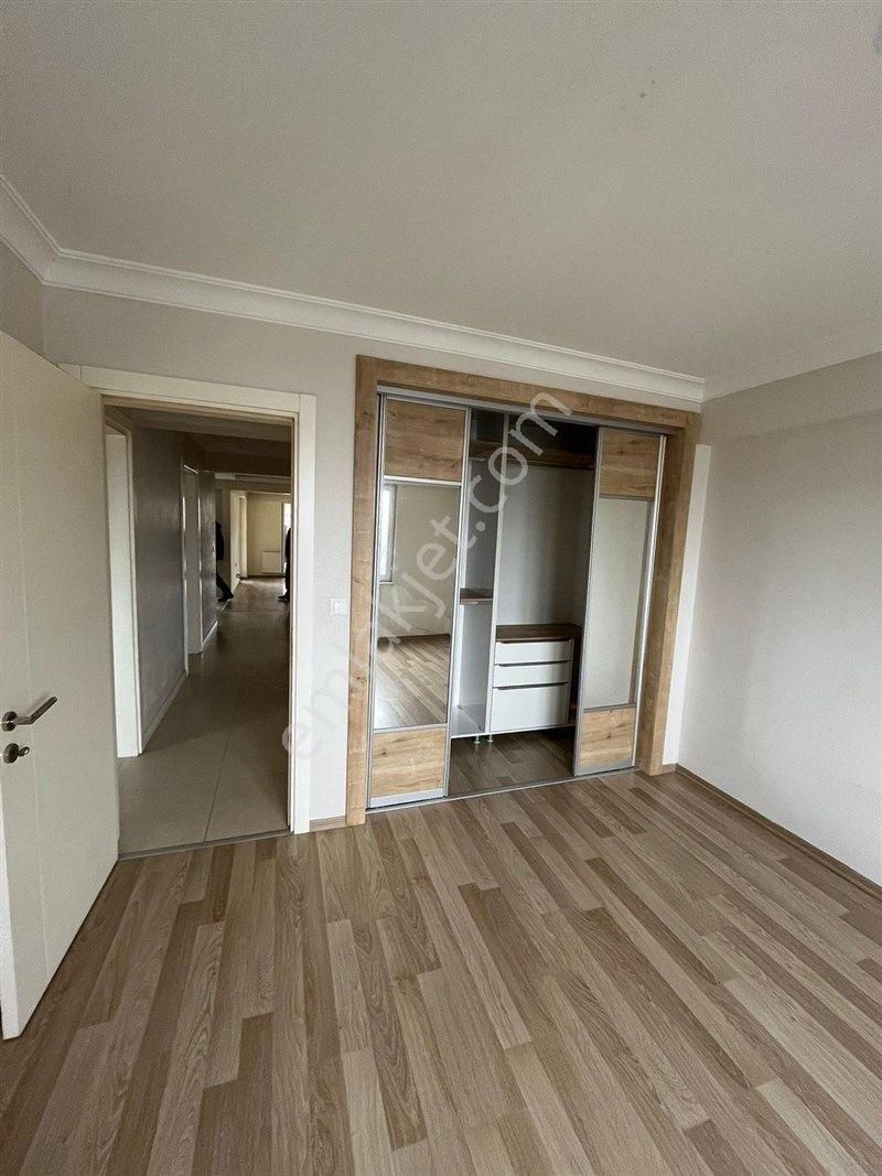 Bursa Nilüfer Üçevler De Site İçi Kiralık 2.kat 3+1 Lüx Daire 29.000 Tl - Görsel 3