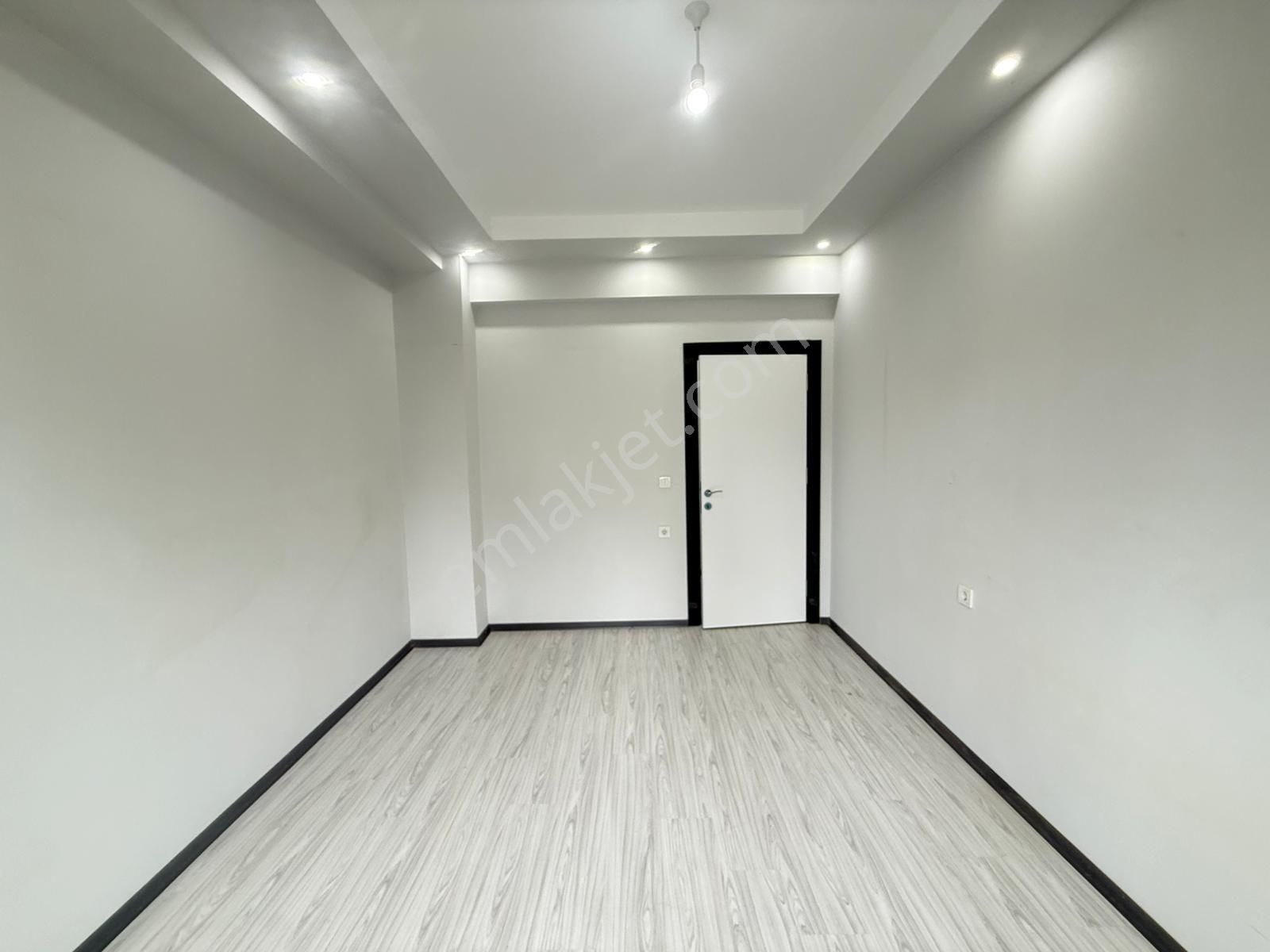 Akyüz Gayrimenkul Den; Gultepe Mah De Iskanlı Kombılı Satılık 2+0 Teras Balkonlu Daire - Görsel 17