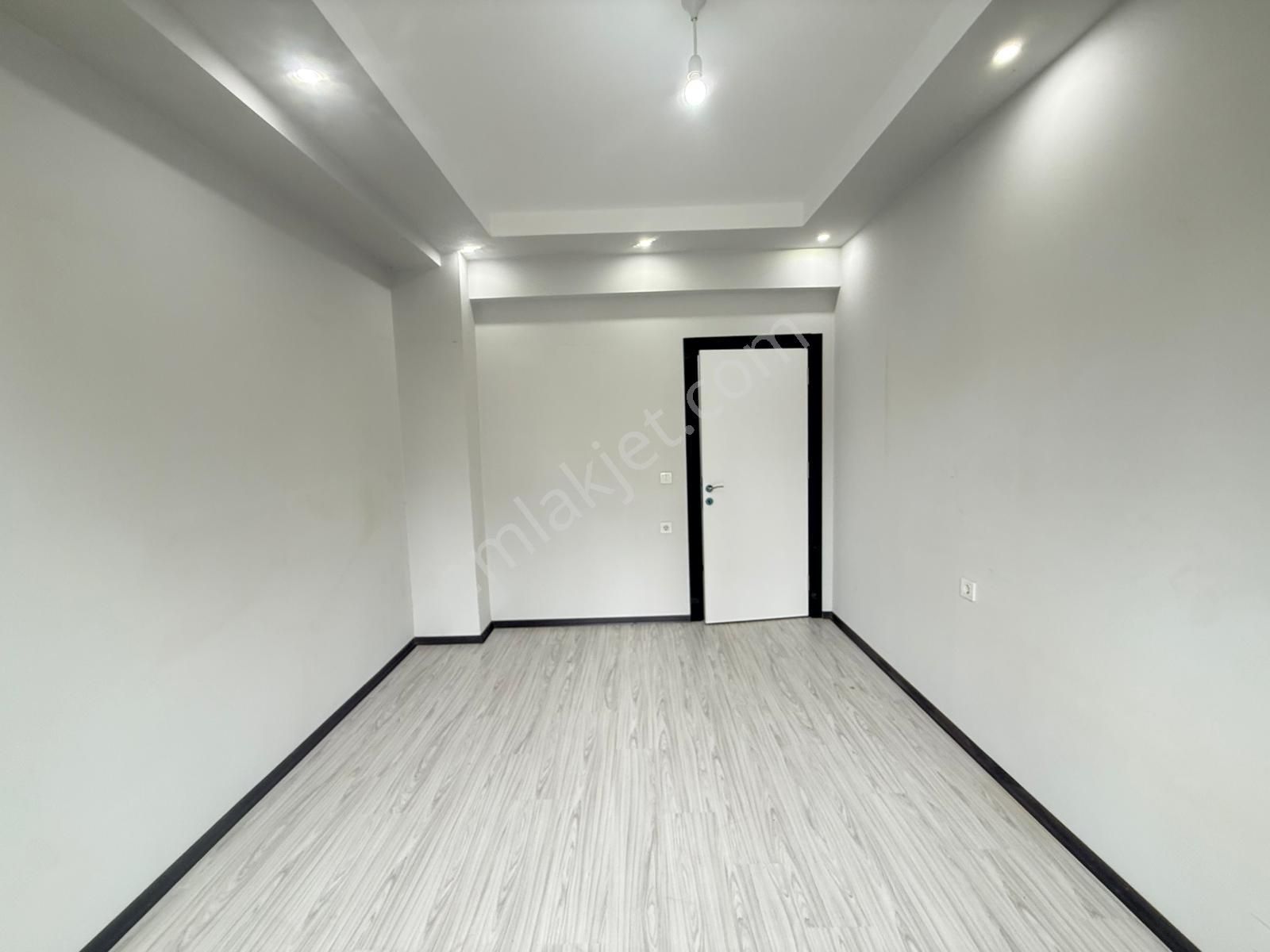 Akyüz Gayrimenkul Den; Gultepe Mah De Iskanlı Kombılı Satılık 2+0 Teras Balkonlu Daire - Görsel 19