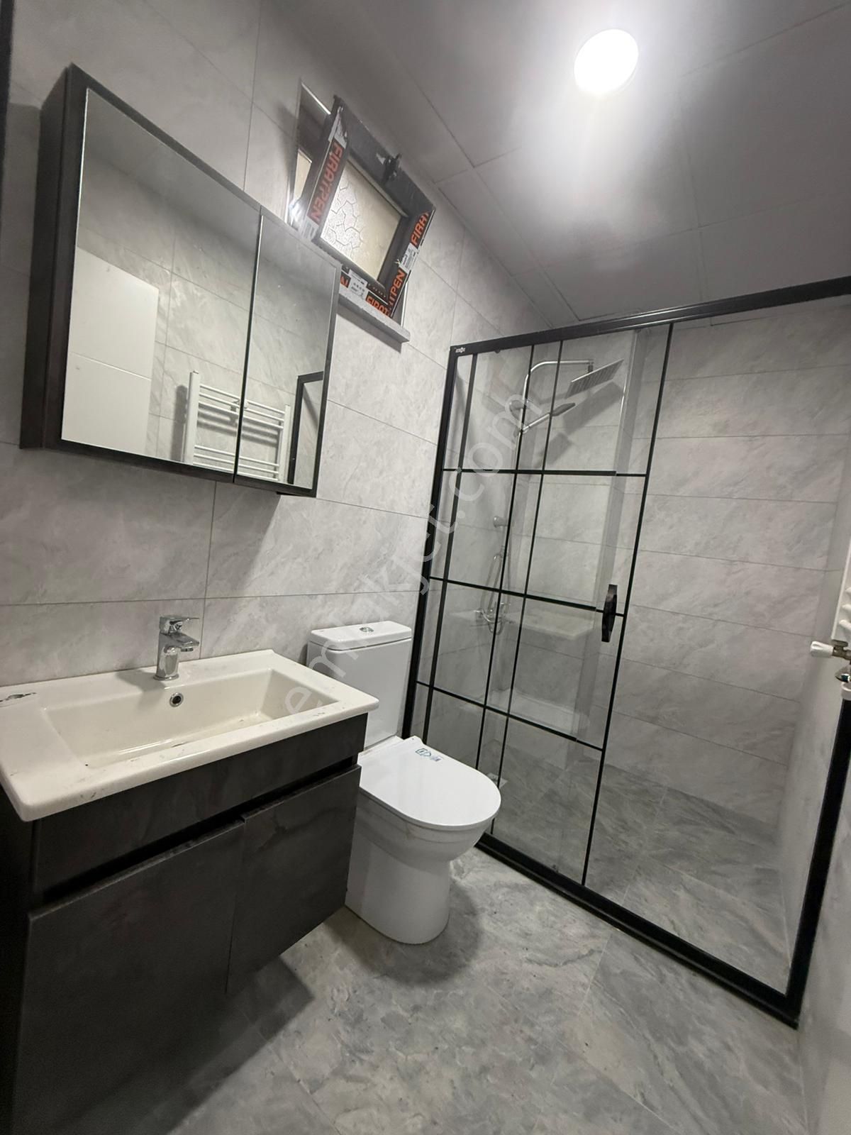 Akyüz Gayrimenkul Den; Gultepe Mah De Iskanlı Kombılı Satılık 2+0 Teras Balkonlu Daire - Görsel 3