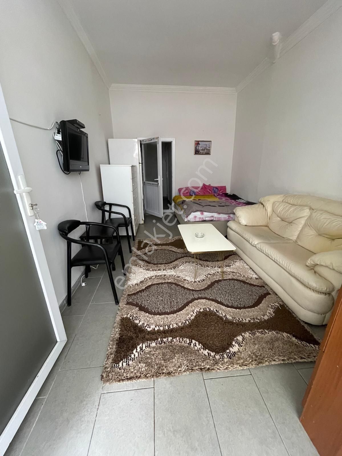 Zaimağa Cad’de 1+0 Eşyalı Kiralık Daire - Görsel 2