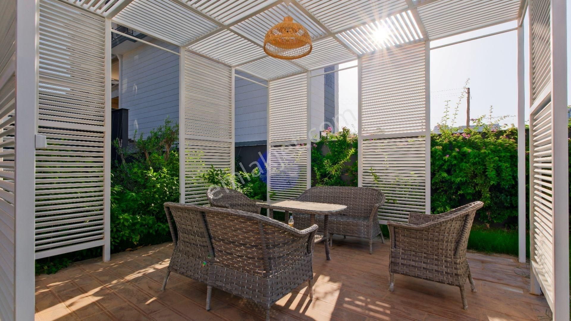 Alanya Mahmutlar’da Satılık 2+1 Ayrı Mutfak Full Eşyalı Daire — Full Aktiviteli Site - Görsel 8