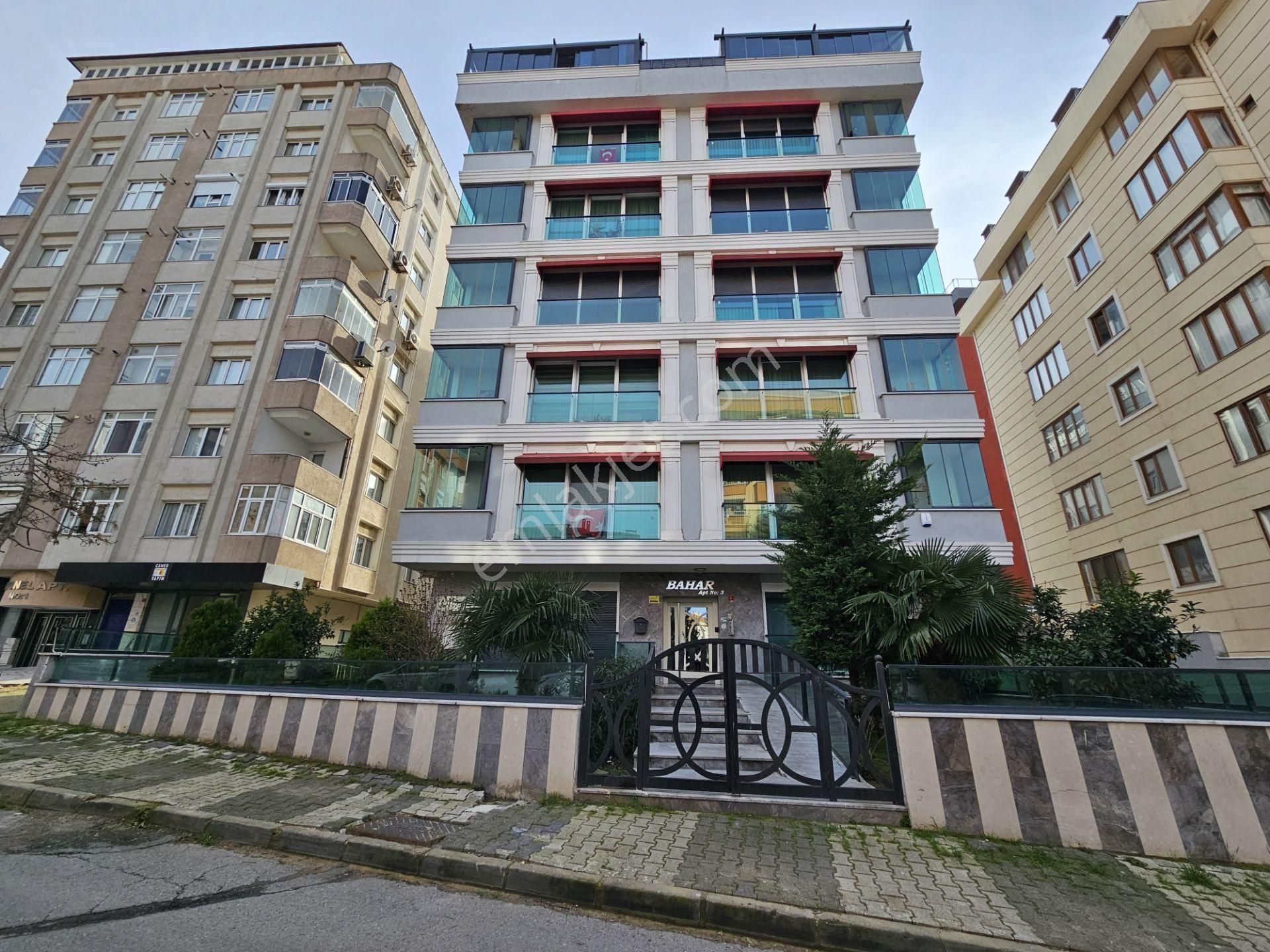 Maltepe Adatepe'de Yeni K.otoparklı Balkonlu 3+1 Kiralık Daire