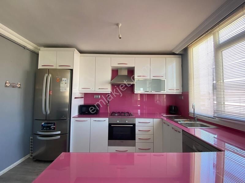 Smyrna Meydanına Yürüme Mesafesinde Eşyalı Kiralık - Görsel 12