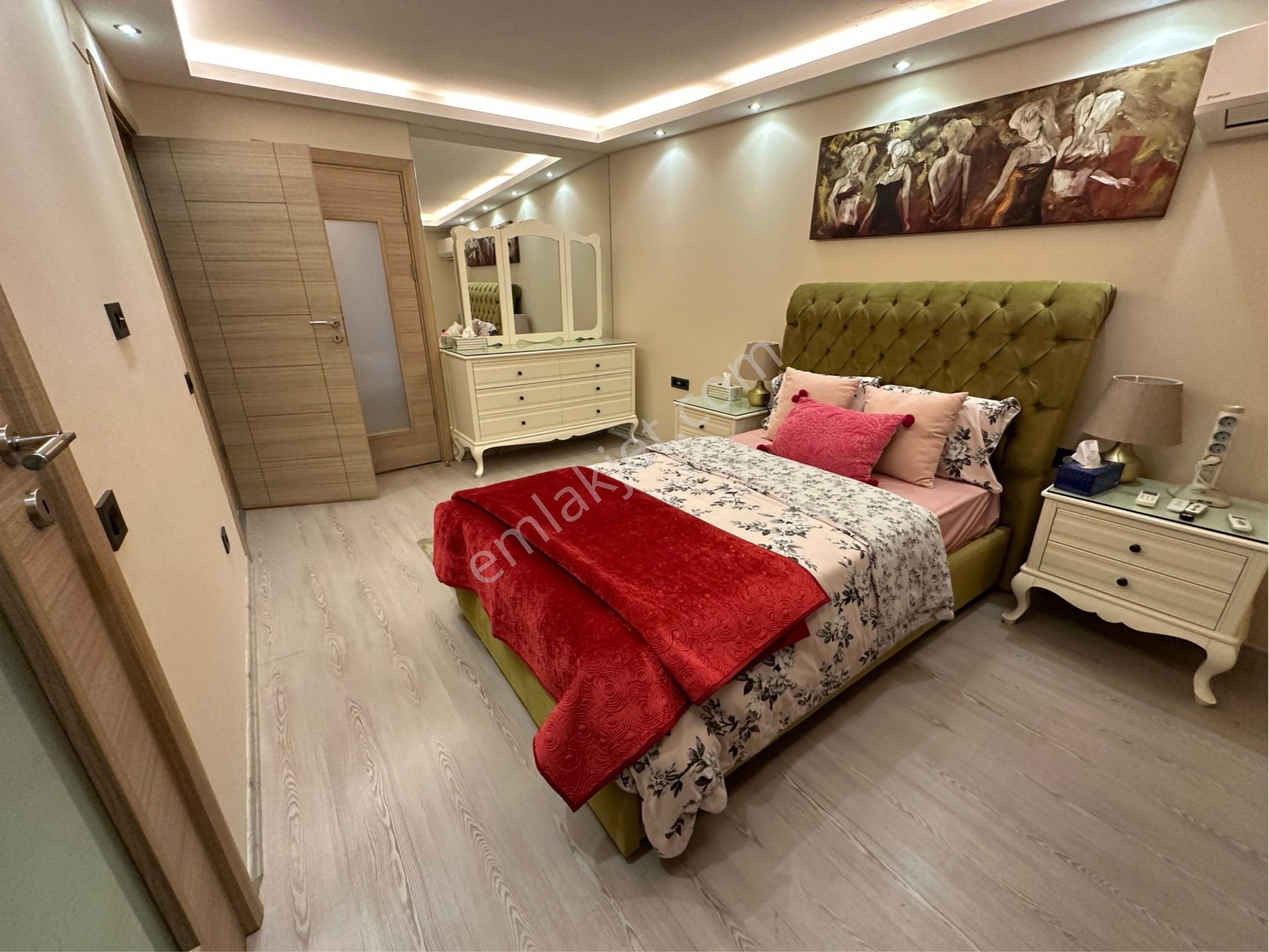 Kuşadası Trend Royal Sitesinde Satılık 3+1 Daire - Görsel 26