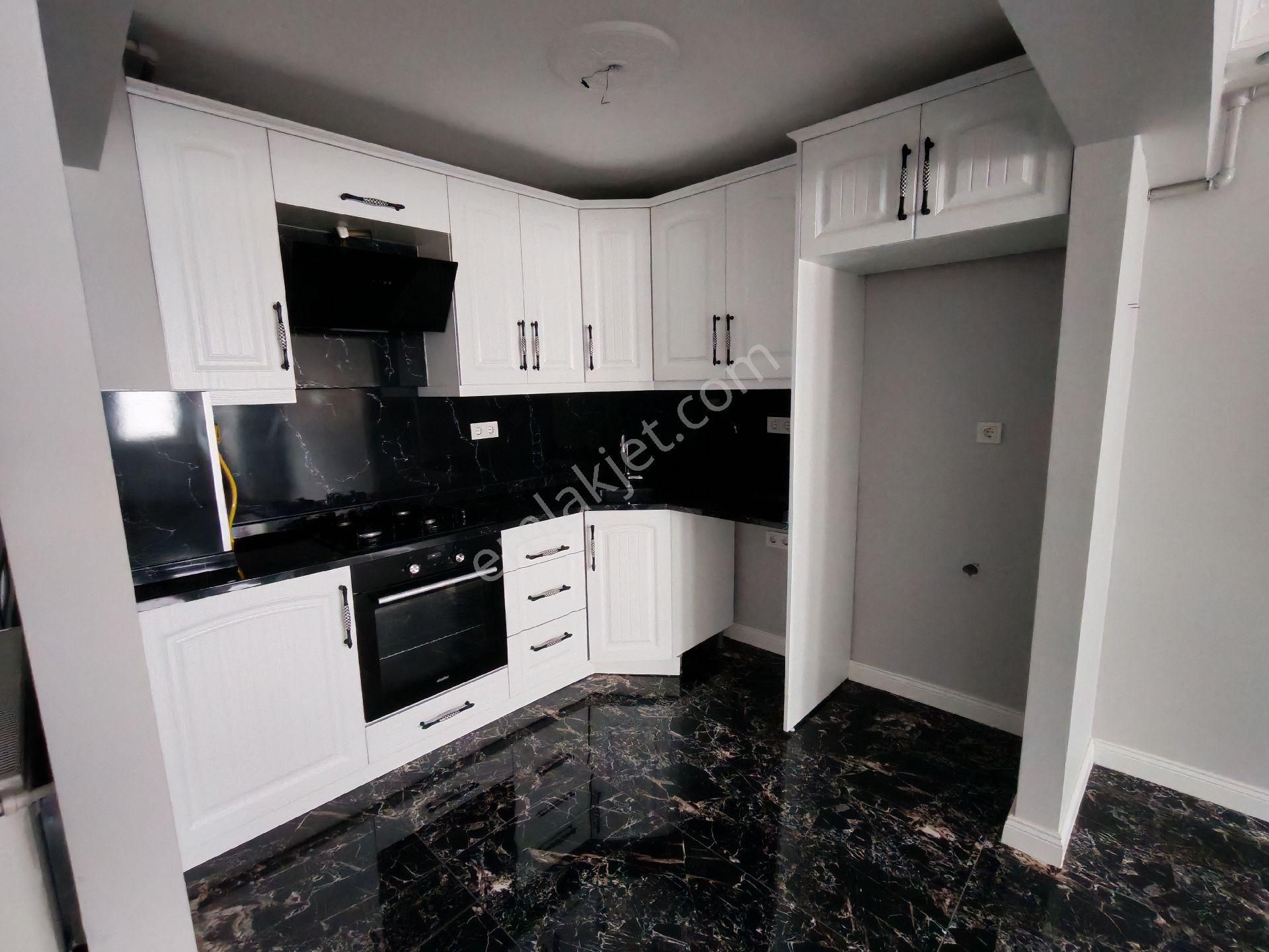 Barış Gayrimenkul'den Umurbey'de 2+1 Yeni Renovasyonlu Daire. - Görsel 4