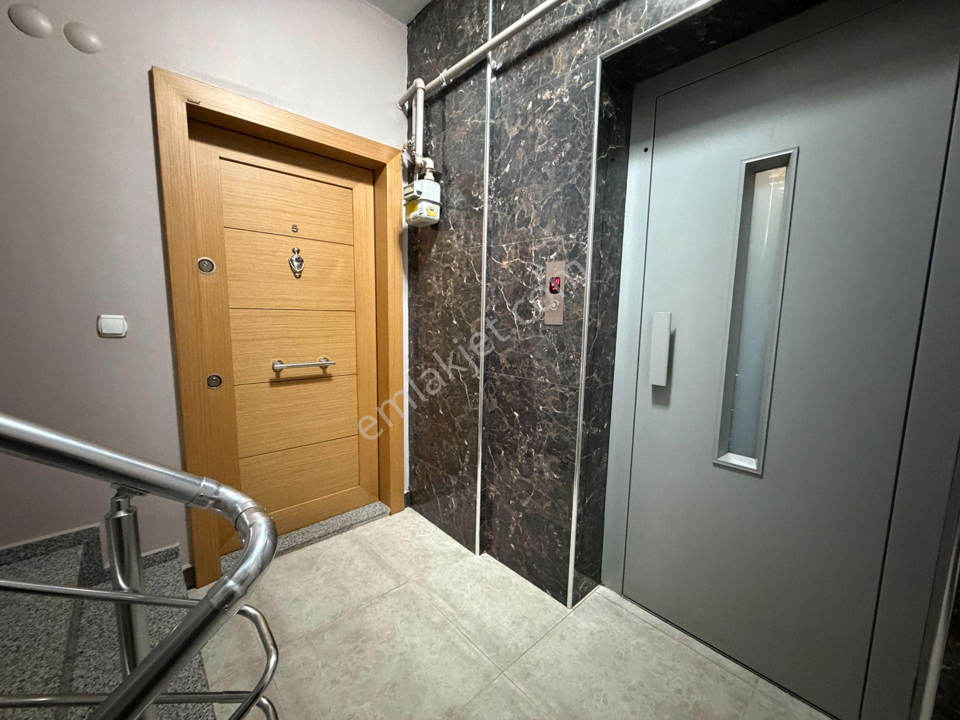 Samandıra Metroya Yakın 4.kat 120 M2 Asansörlü 3+1 Kiralık Daire - Görsel 4