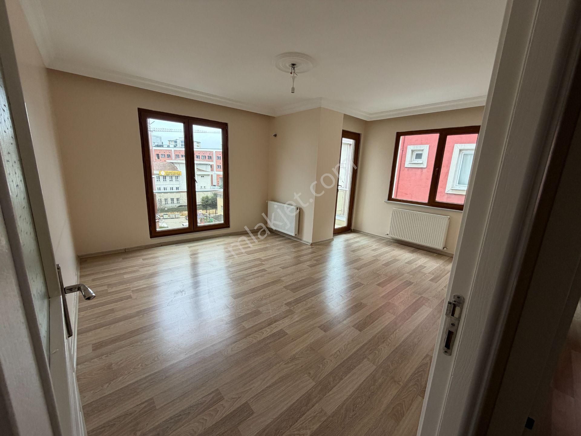 Samandıra Metroya Yakın 4.kat 120 M2 Asansörlü 3+1 Kiralık Daire - Görsel 2