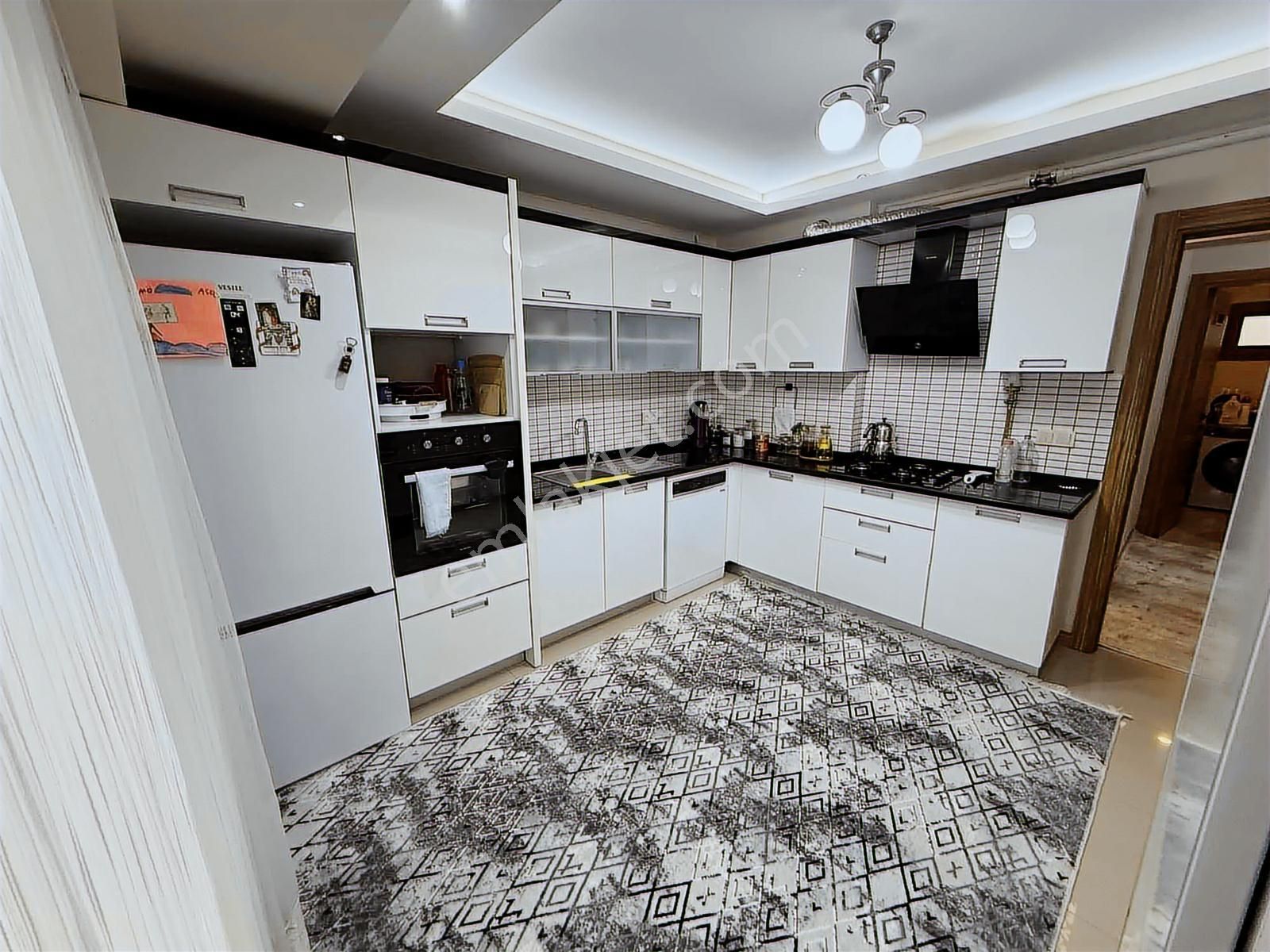 Özmert Ten 2+1 100 M2 Ebeveyn Banyolu Genç Binada Kiralık Daire - Görsel 20