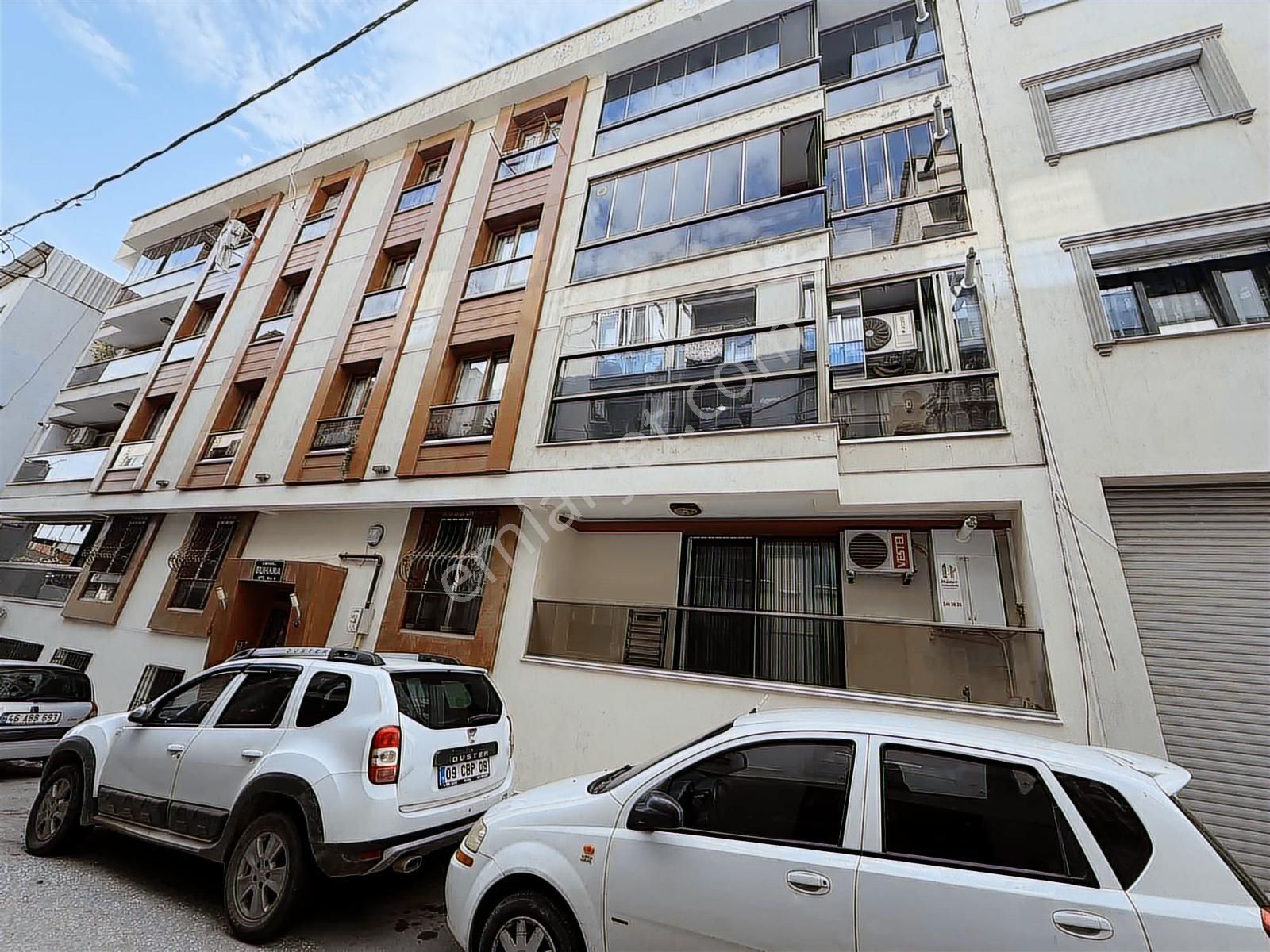 Özmert Ten 2+1 100 M2 Ebeveyn Banyolu Genç Binada Kiralık Daire