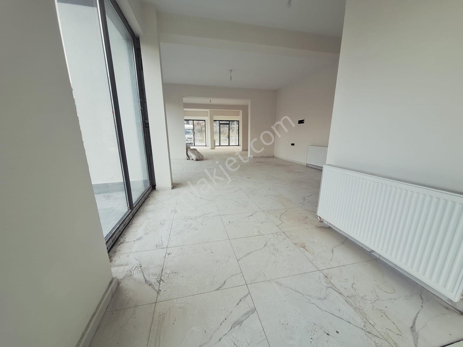 Küçükali'de Kiralık Dükkan - Görsel 8