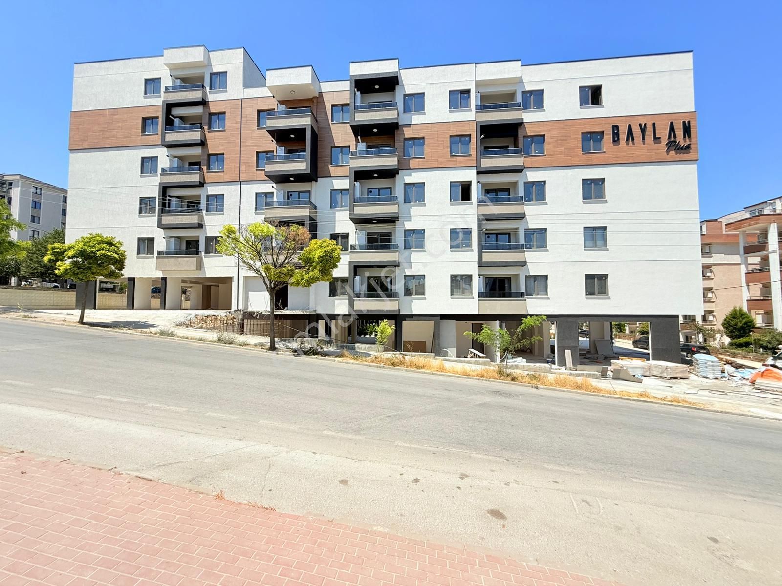 Almina'dan Sıfır Site İçi Merkezi Konumda Lüks Kiralık Daire - Görsel 2