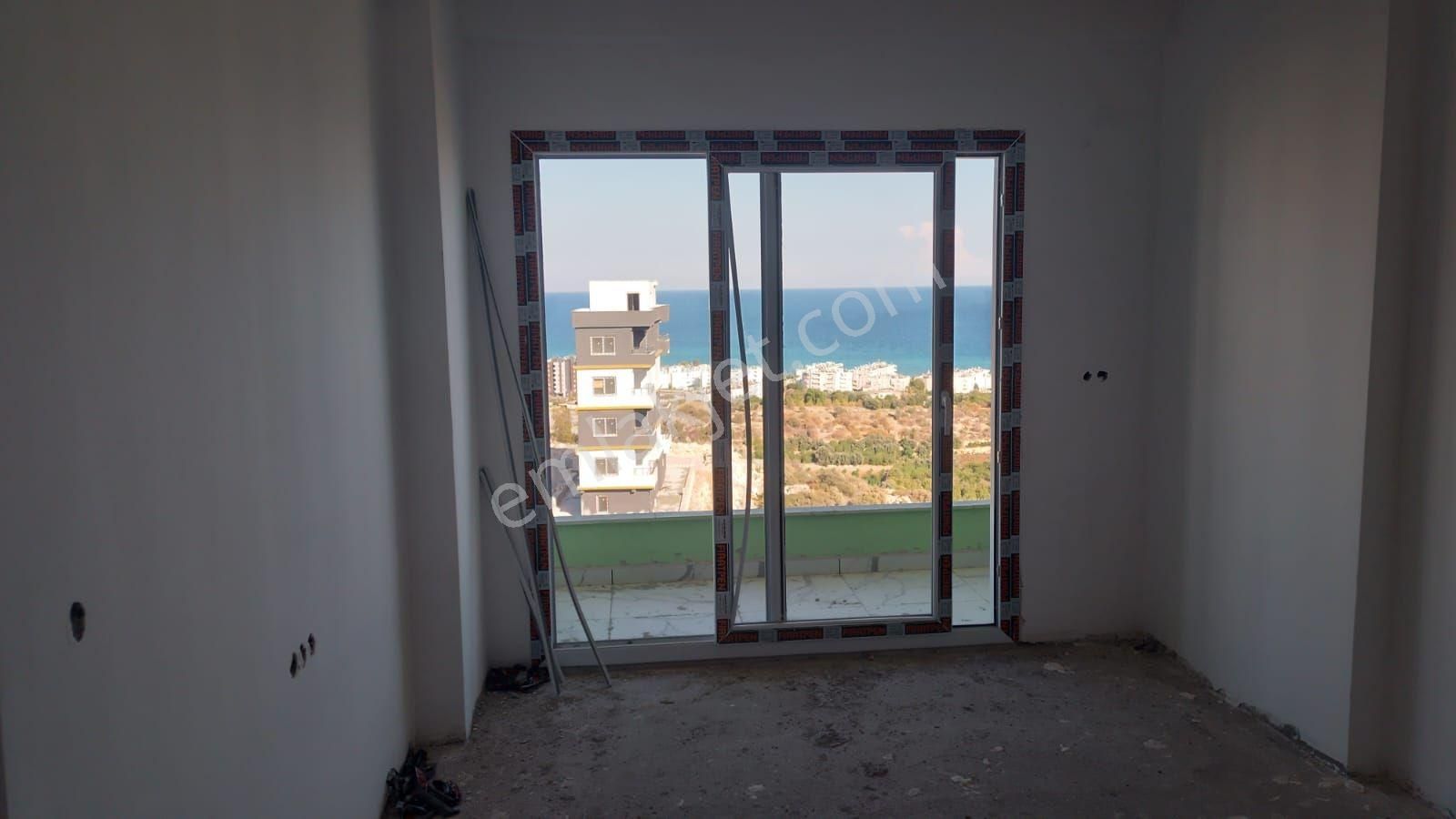 Uğur Emlak'tan Tırtar'da Havuzlu Deniz Manzaralı Satılık Daire - Görsel 2
