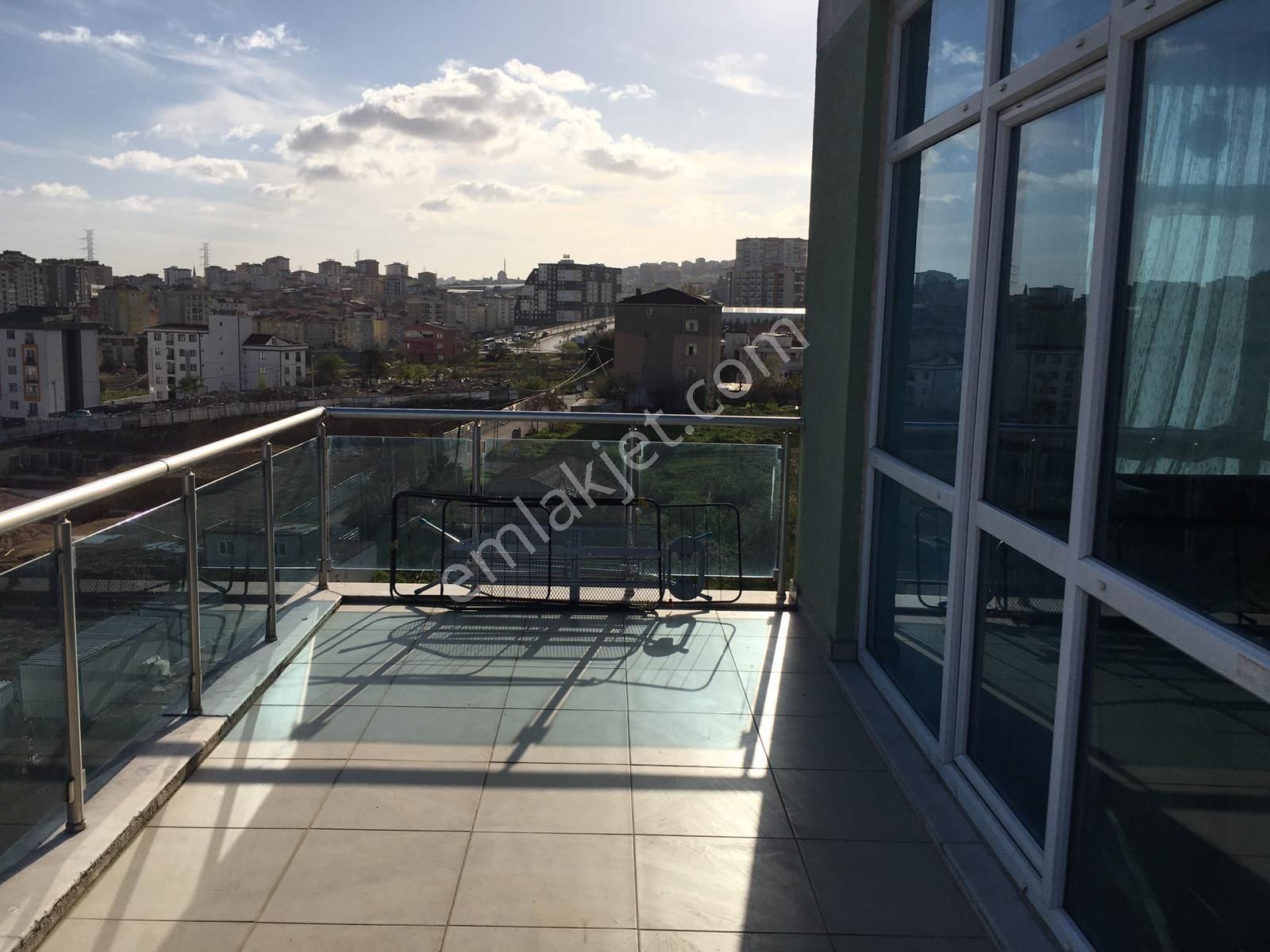 Teras İstanbul Evleri 20m² Teraslı 1+1 Satılık Daire