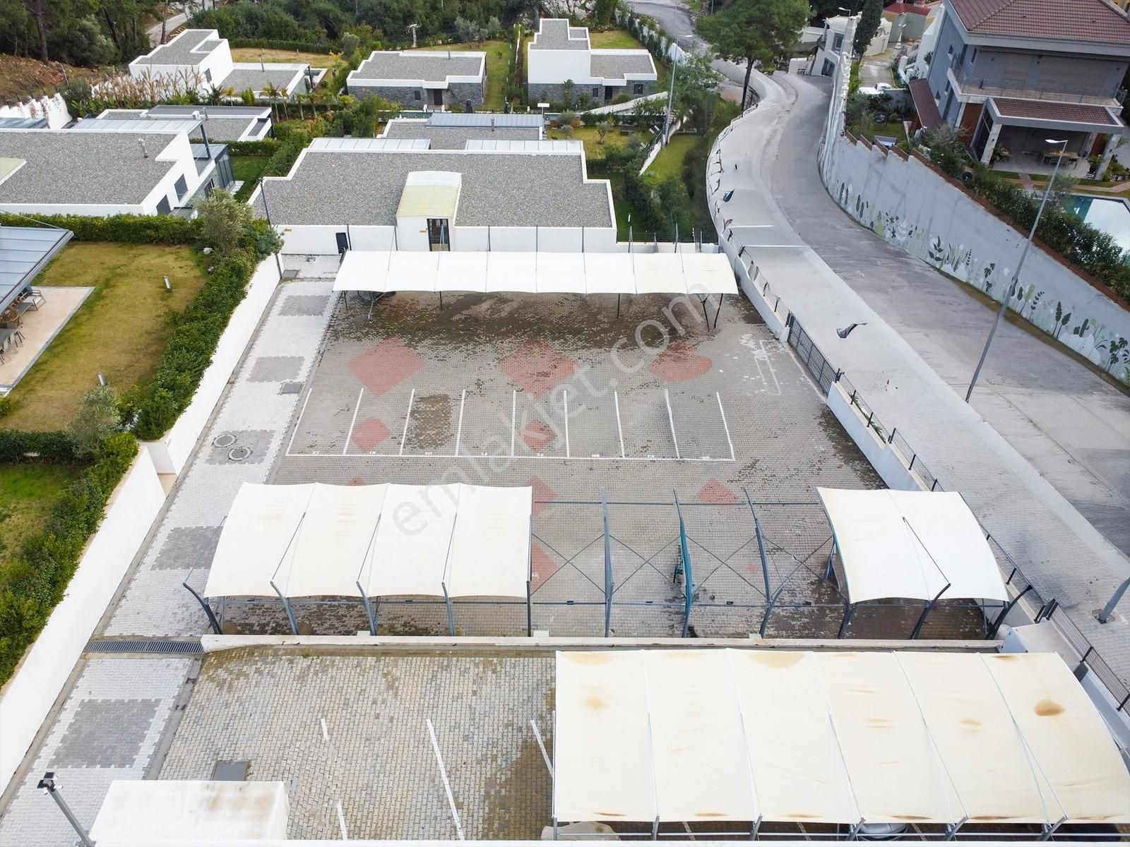 Ata'dan Havuzlu Sitede Doğa Manzaralı 2 Oda 1 Salon Düz Daire - Görsel 4