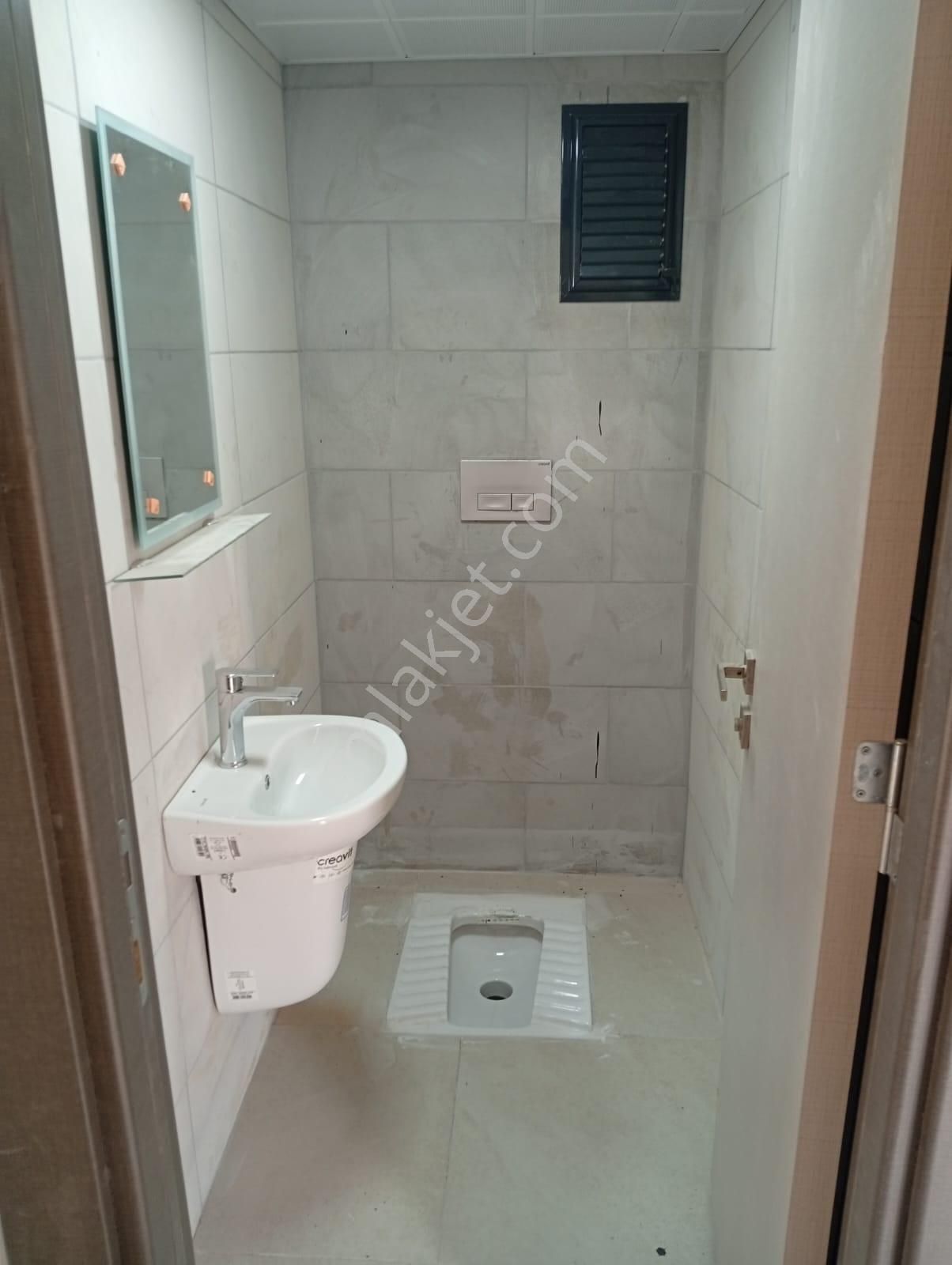 Adana Buruk Tokilerinde Sıfır 2+1 Doğalgazlı Güneş Enerjili Fırsat Kiralık Daire - Görsel 2