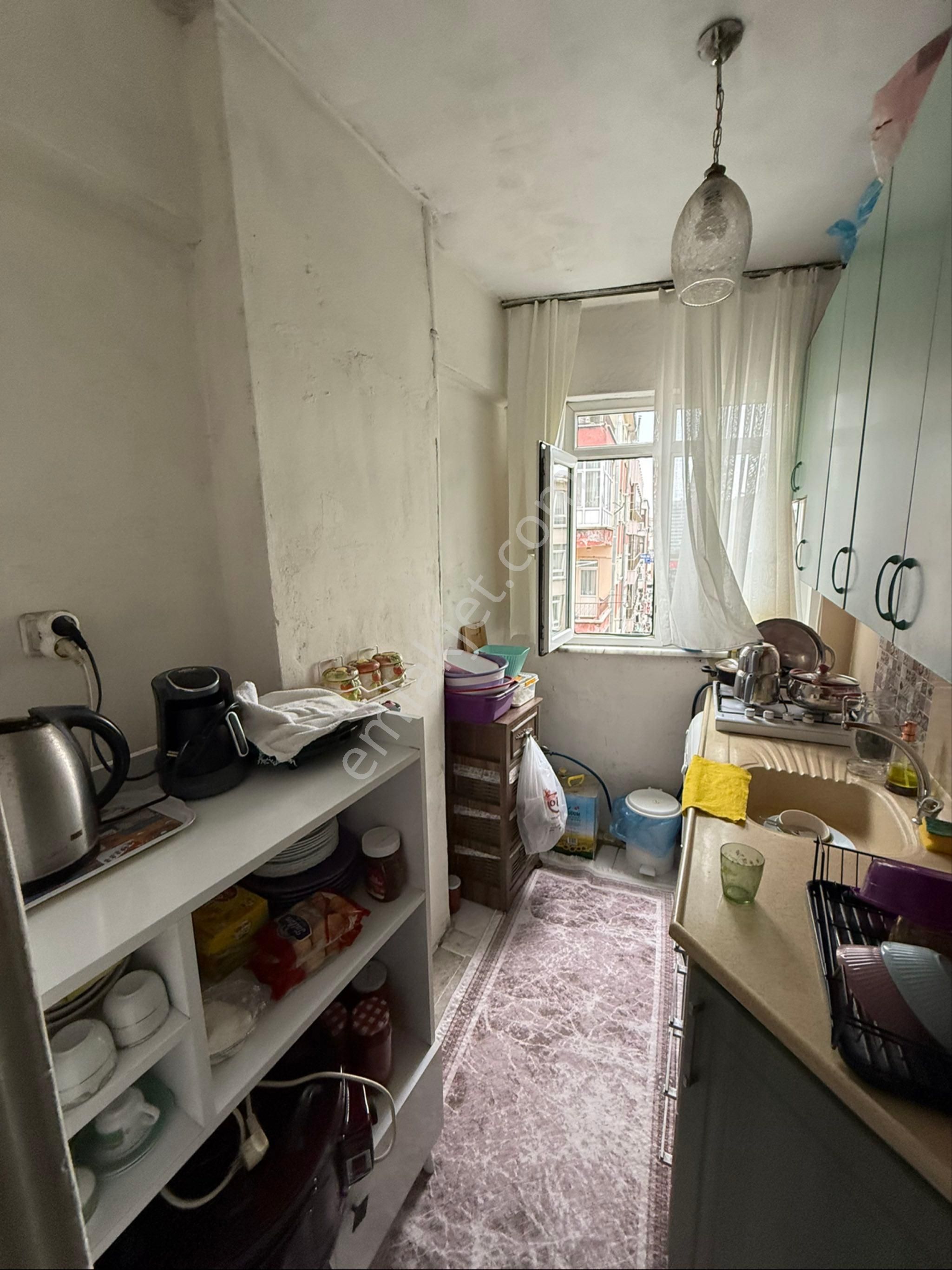 Şirinevler Fetih Caddesi Üzerinde Merkezi Konumda 2+1 Satılık Dairesi - Görsel 12