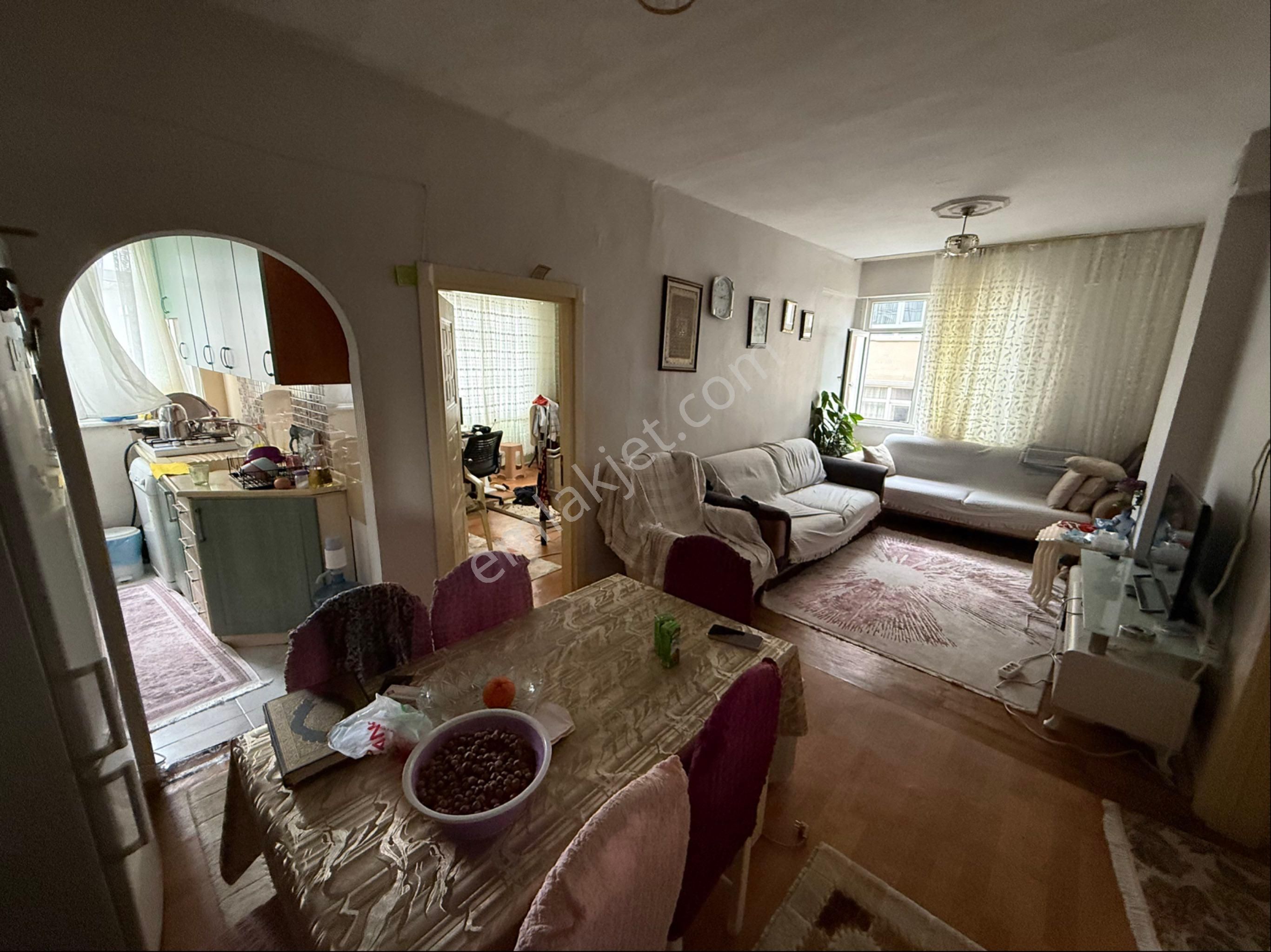 Şirinevler Fetih Caddesi Üzerinde Merkezi Konumda 2+1 Satılık Dairesi - Görsel 2