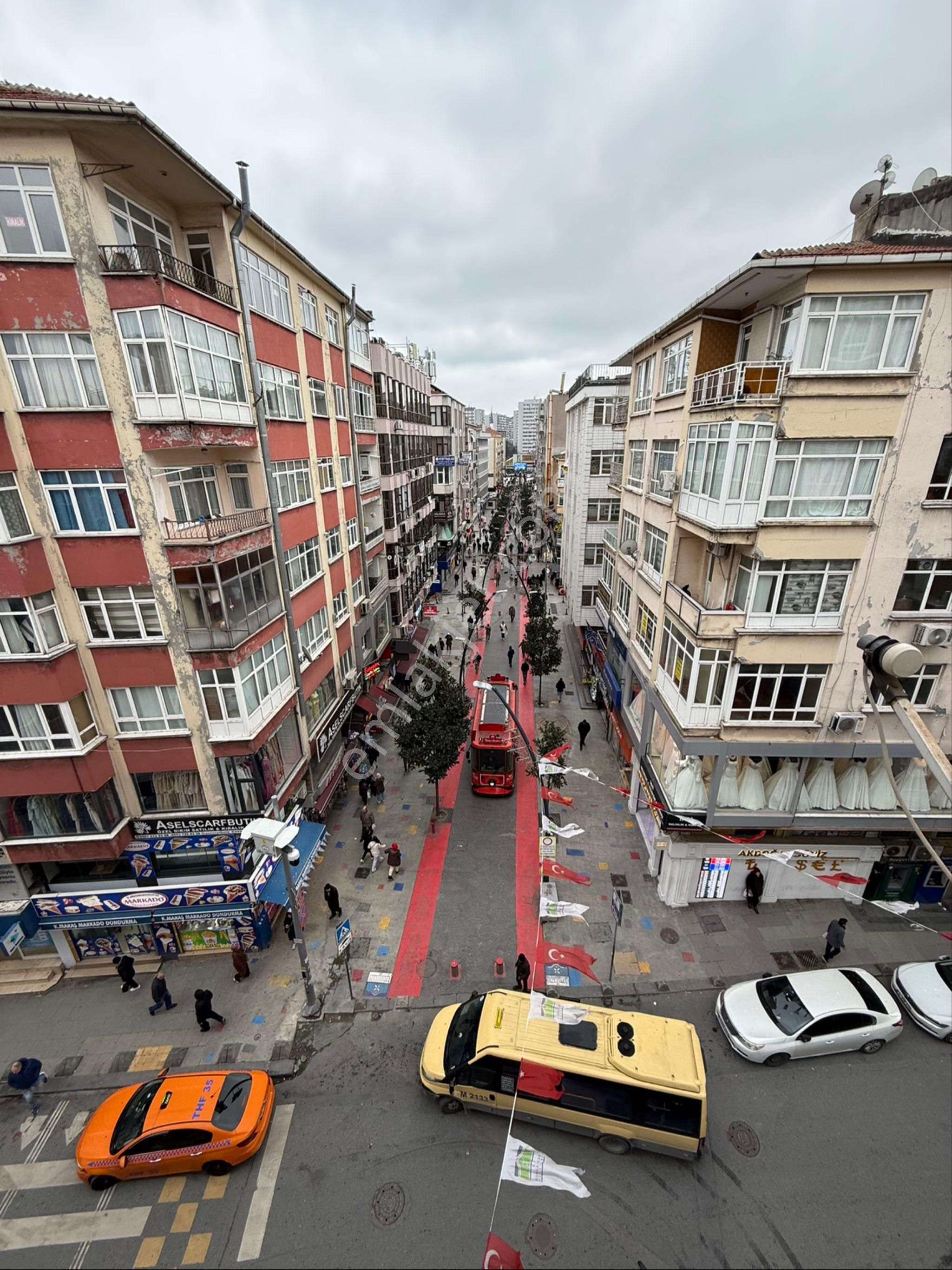 Şirinevler Fetih Caddesi Üzerinde Merkezi Konumda 2+1 Satılık Dairesi - Görsel 24