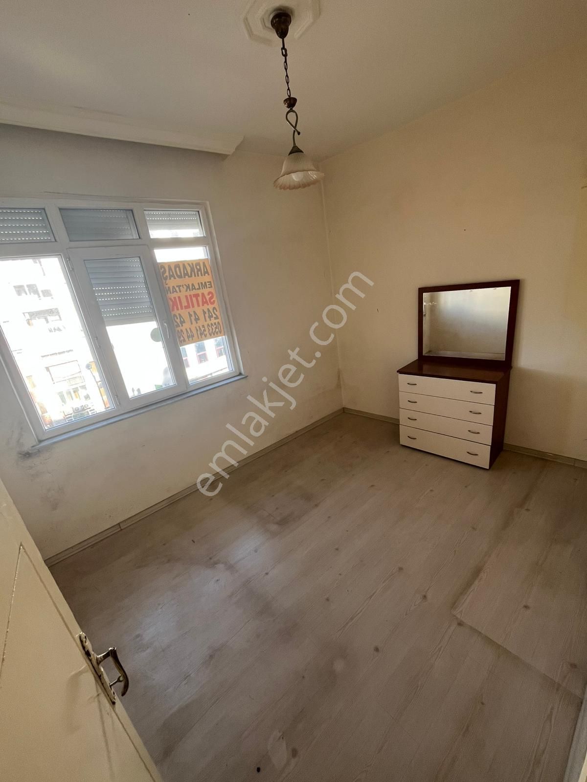 Güllük Kavşağı Köşesinde 2+1 Ev Yada Ofis - Görsel 28