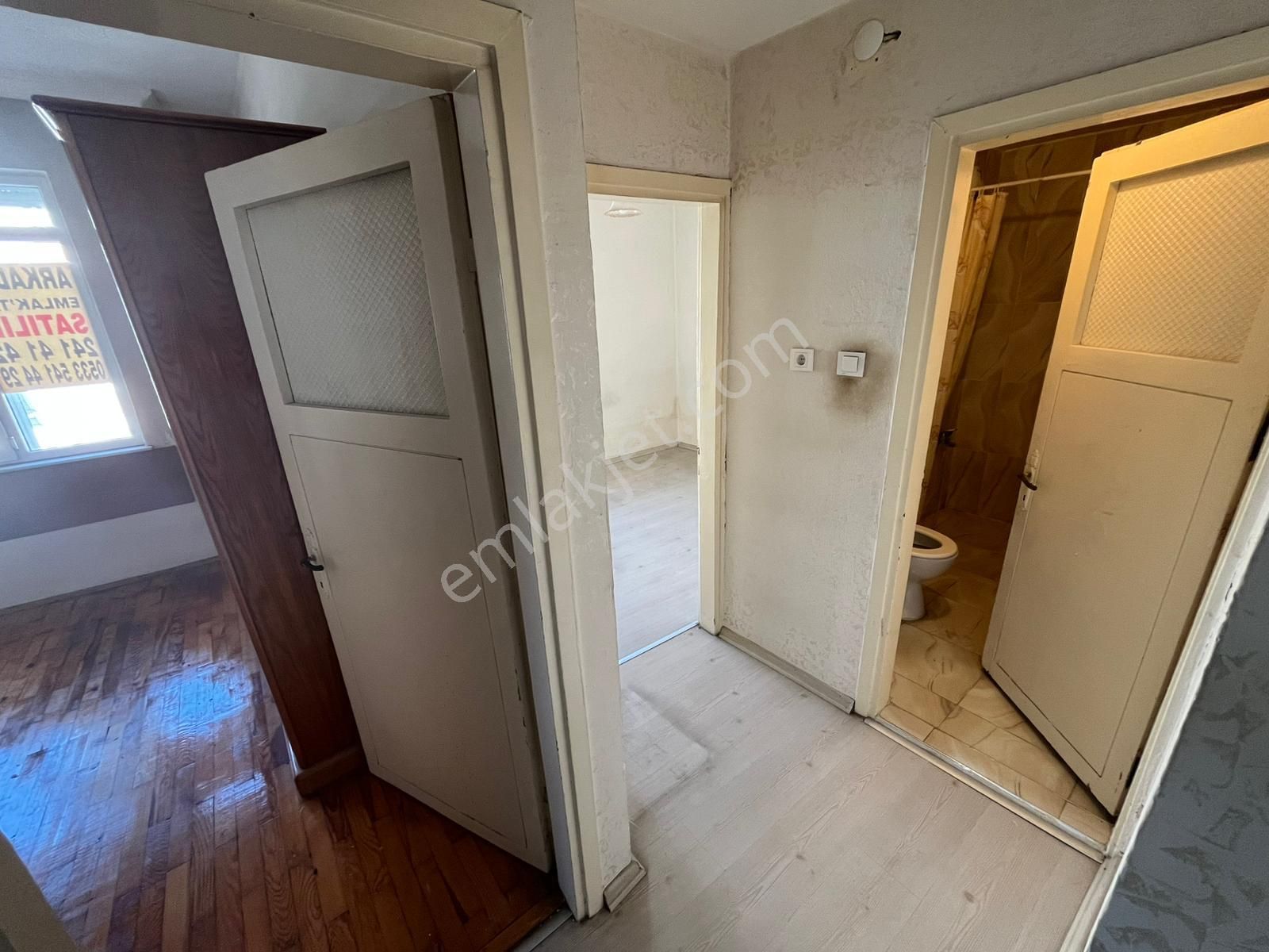 Güllük Kavşağı Köşesinde 2+1 Ev Yada Ofis - Görsel 23