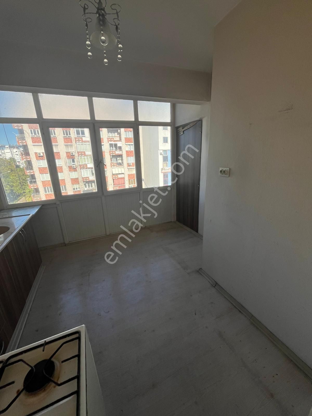 Güllük Kavşağı Köşesinde 2+1 Ev Yada Ofis - Görsel 11