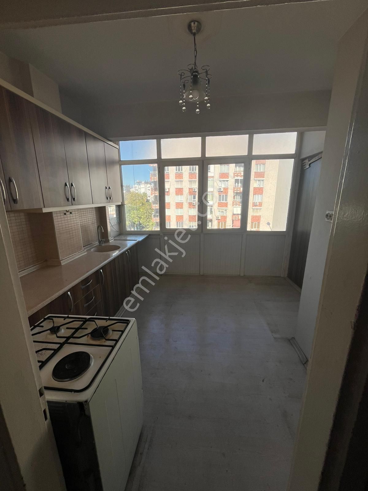 Güllük Kavşağı Köşesinde 2+1 Ev Yada Ofis - Görsel 9