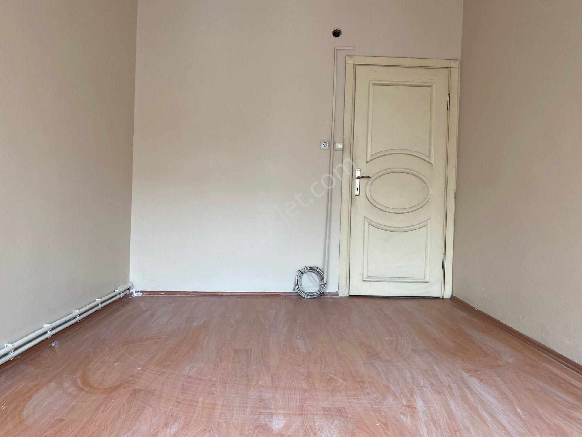 Avrupa Emlak Tan Menderes Mah 100m² 3+1 4.kat,menderes Metroya 5-10 Dk Metro(sabit Gelirye) - Görsel 12