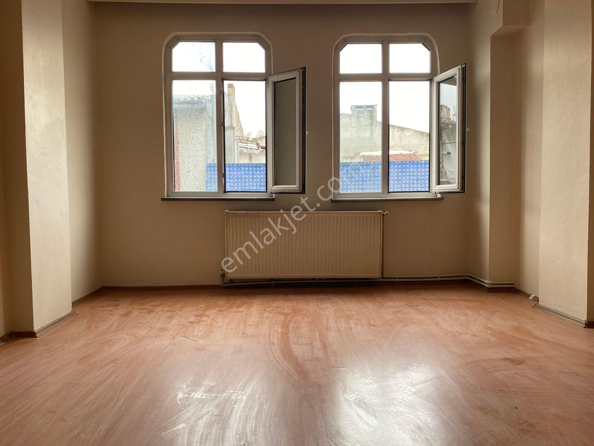 Avrupa Emlak Tan Menderes Mah 100m² 3+1 4.kat,menderes Metroya 5-10 Dk Metro(sabit Gelirye) - Görsel 2