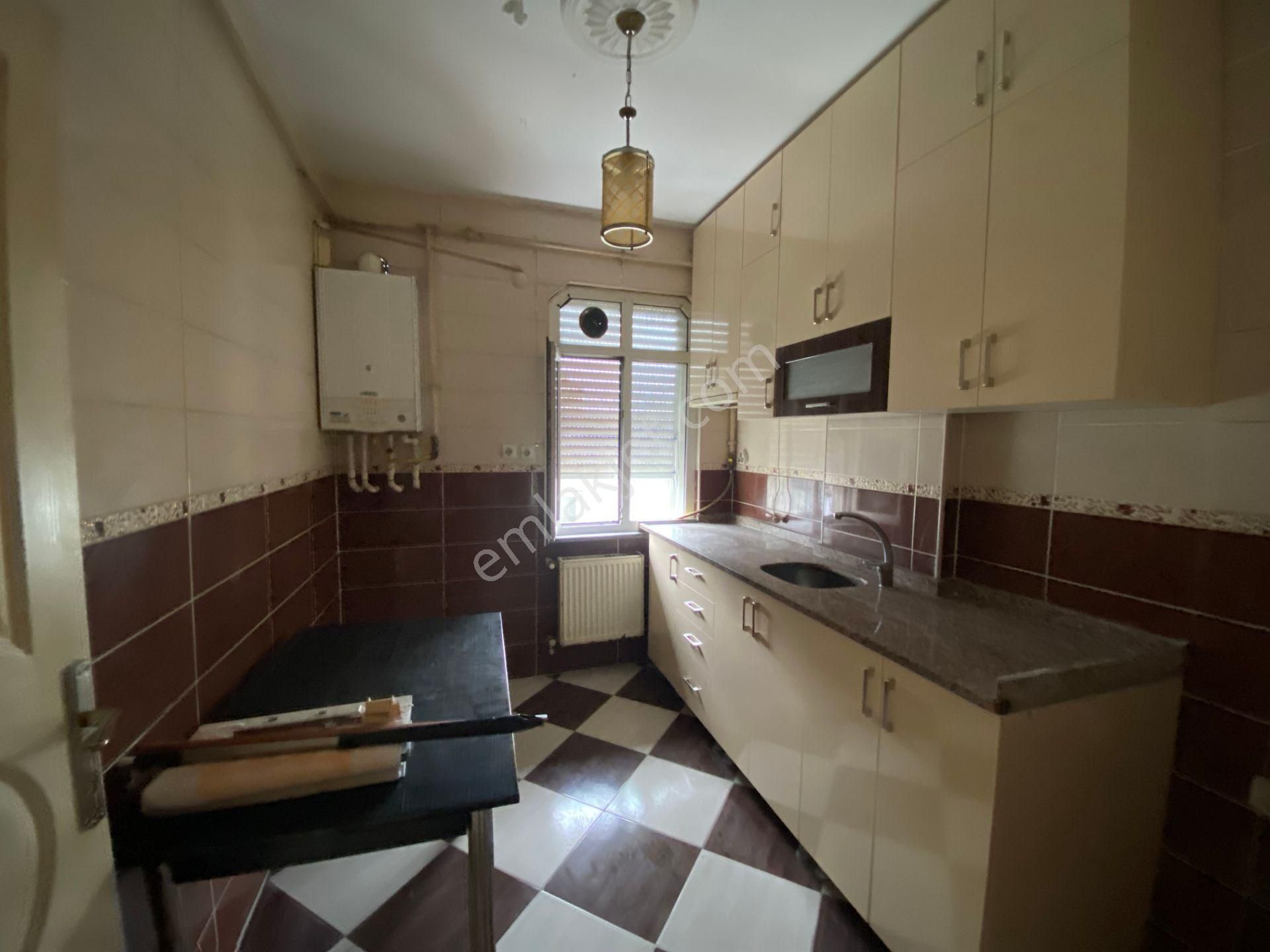 Avrupa Emlak Tan Menderes Mah 100m² 3+1 4.kat,menderes Metroya 5-10 Dk Metro(sabit Gelirye) - Görsel 4