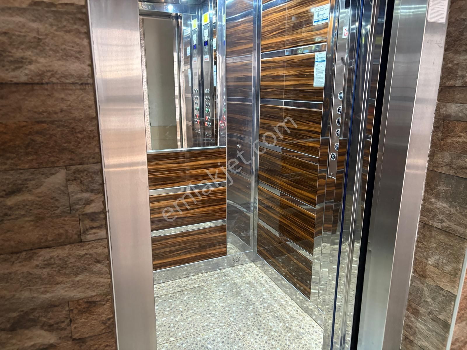 Gujan Ceyhan'dan Sedir Mah. Ara Kat Satılık 2+1 Daire - Görsel 3