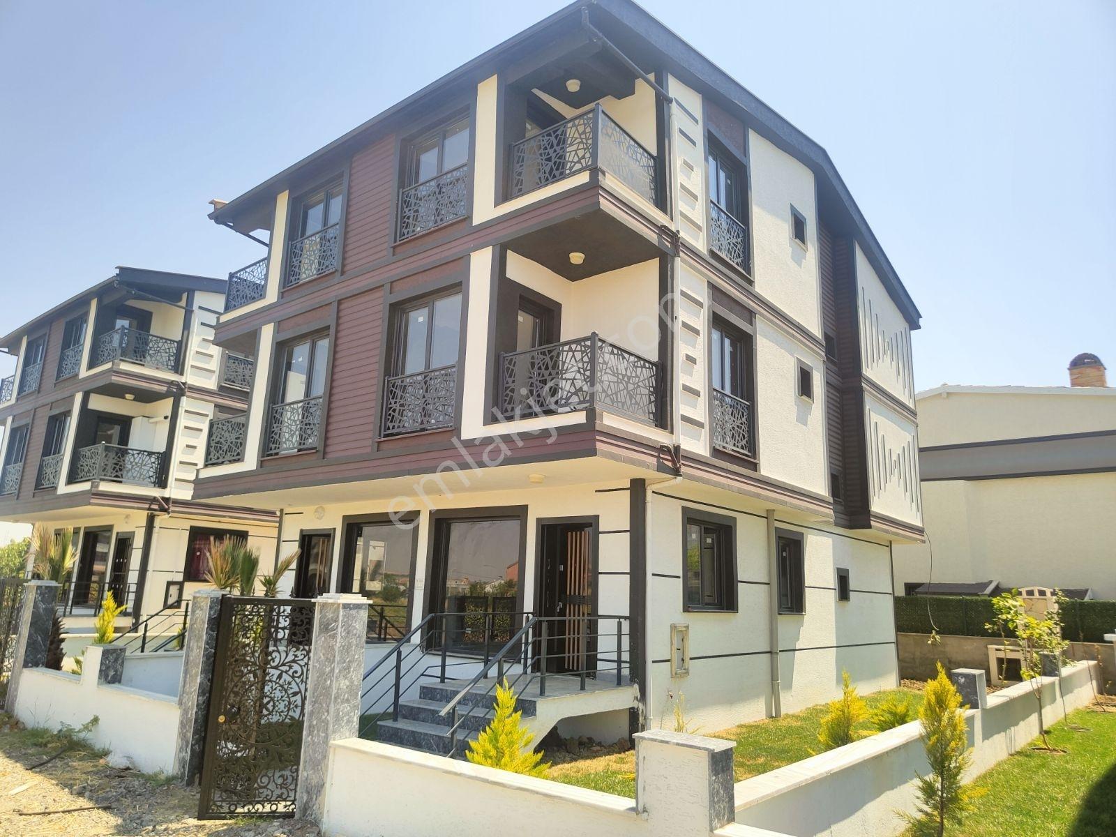 Kartallar'dan Plaja Yakın Müstakil Bahçeli 4+1 Lüks Ferah Villa - Görsel 3