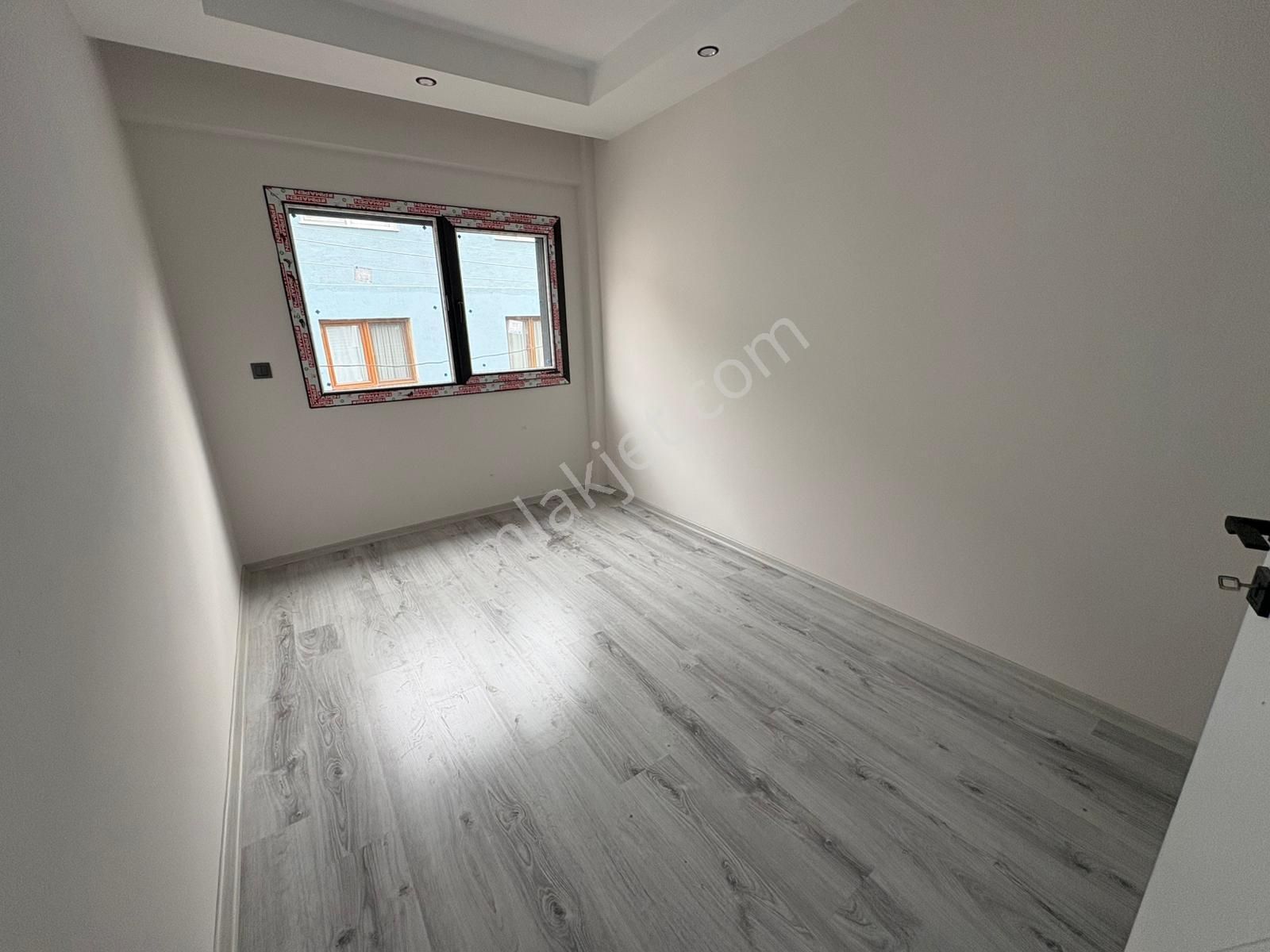 Çiğli Maltepe Mah.satılık Büyük Tip 1+1 Daire - Görsel 10