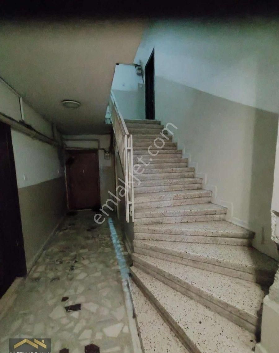 Güngören Yavuz Selim Tramvay Karşısında 3+1 2.kat 130 M2 - Görsel 12