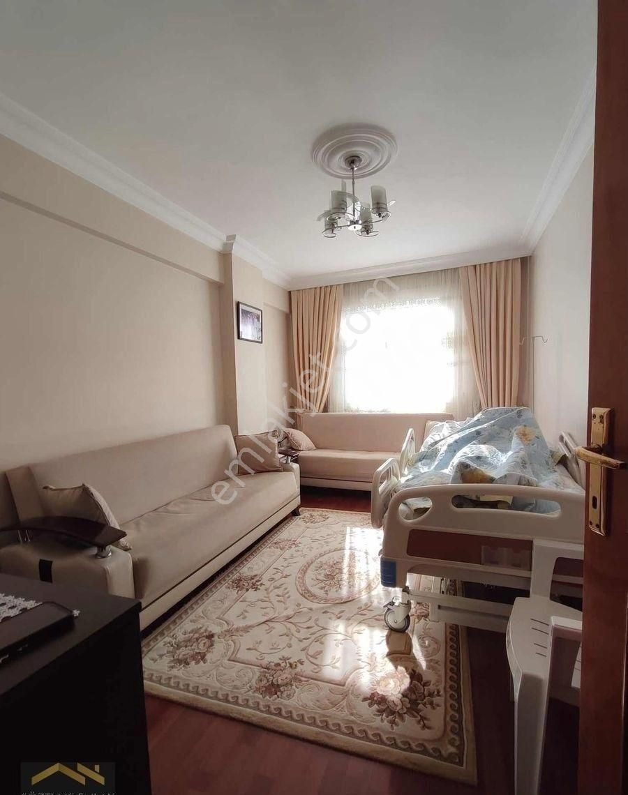 Güngören Yavuz Selim Tramvay Karşısında 3+1 2.kat 130 M2 - Görsel 3