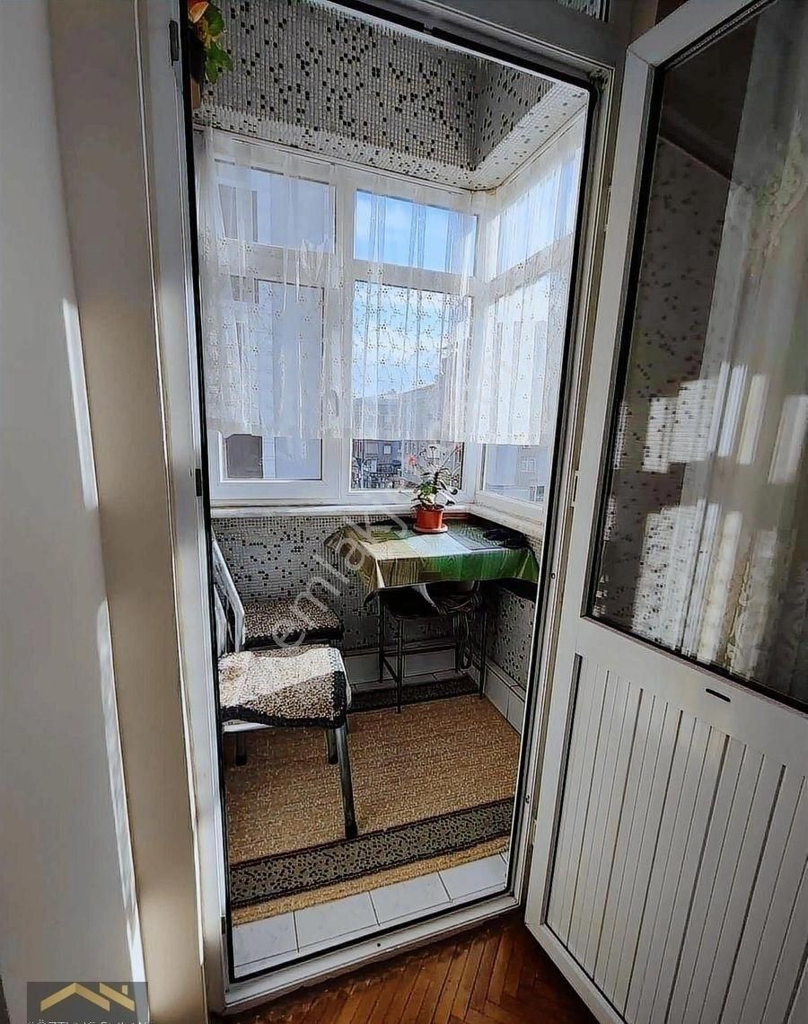 Güngören Yavuz Selim Tramvay Karşısında 3+1 2.kat 130 M2 - Görsel 5