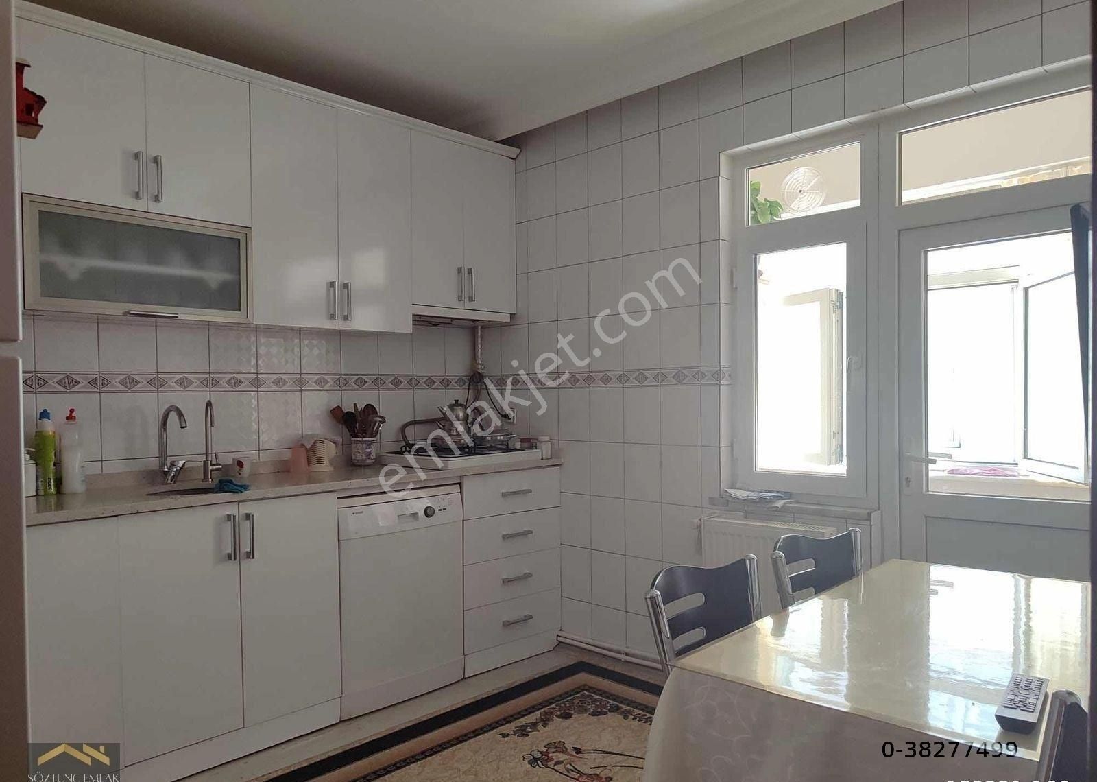 Güngören Yavuz Selim Tramvay Karşısında 3+1 2.kat 130 M2 - Görsel 11